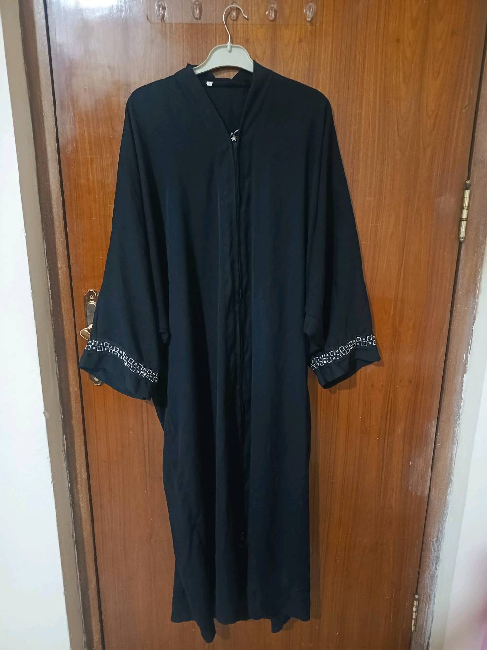 عباية نسائية • قماش سعودي • سحاب