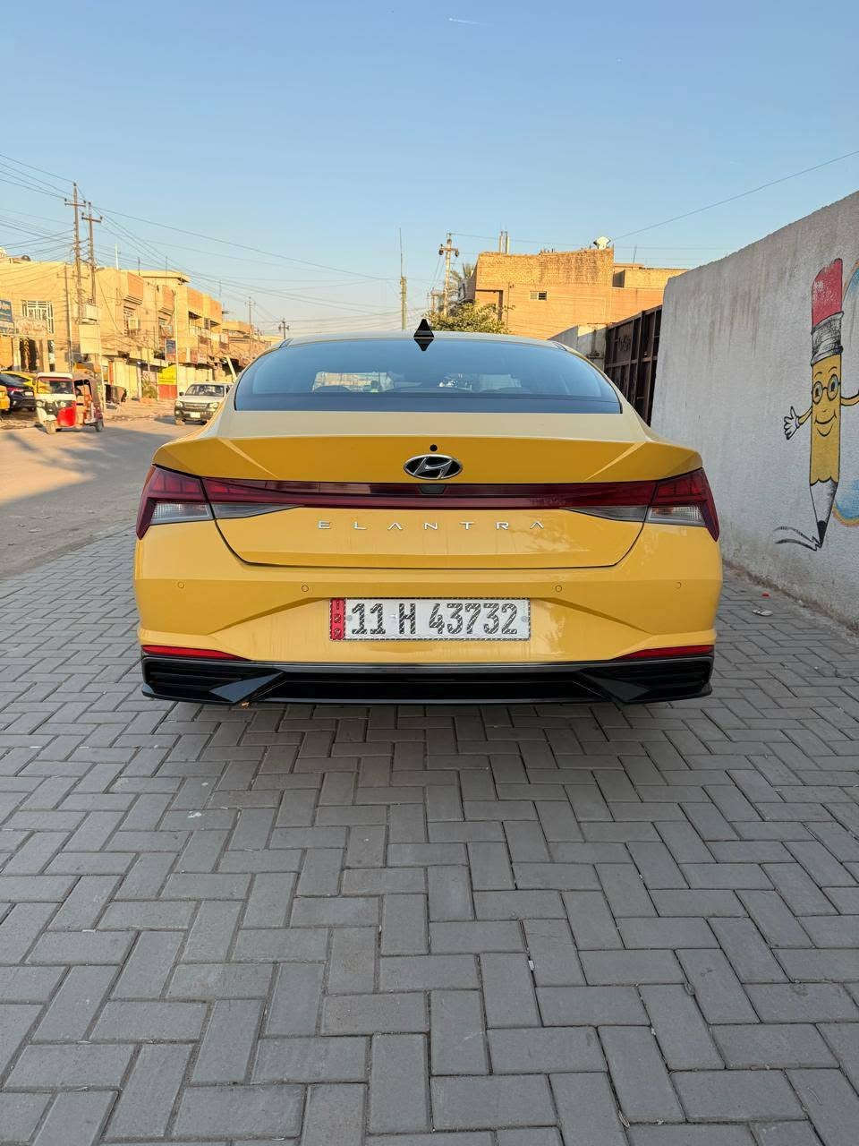 السلام عليكم للبيع النترا 2021 ماشيه 150الف كيلو متر سنويه بسمي تحويل ثاني يوم مصفره هيئه وغرامات السياره عليها ادامه كامله  ما ناقصها اي شي خير من الله وبل عافيه عل ياخذها حادثها طخات وما بيها ضربه قويه بدون  دواخل بدون يرباك حافت الجاملغ والبنيد صفحت اليومنه وشويه بروس الجاملغات الخلفين والصندك بيها اثر حاولب خفيف بل عراق سعرها 143 بيها مجال بصيط السياره حلوه وجديده وكامله ما متعوبه ولا راكضه عله يدي واني معتني بيها مكاني بغداد الشعب الهاتف *********** علي
