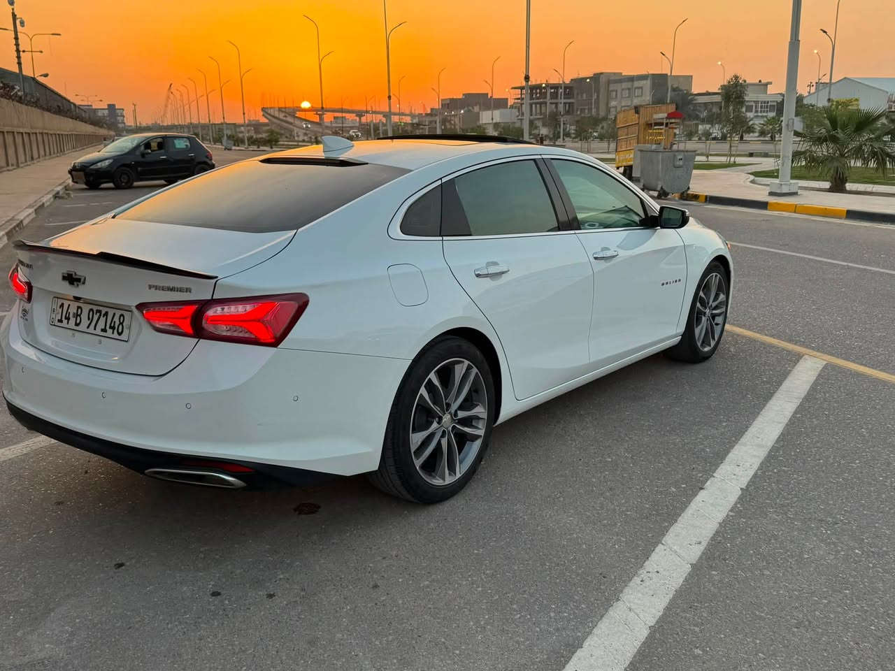 ماليبو بريمير 2022  #PREMIER 2.0T 

بيع او مراوس

محرك 2000 توربو  
4 سلندر سياره كلش قويه 
ناقل حركة أوتوماتيكي 9 سرعات. 
ماشيه 125 الف كيلو 
نظام دفع أمامي
مقاعد جلدية كهربائي للسائق والراكب
وخزن ميموري 1.2.3
فتحة سقف كهربائية بانورامية 
نظام صوتBoss
تبريد وتدفئة جميع المقاعد حتى الخلفي 
تدفئة ستيرن
كاميرا خلفية
نظام دخول وتشغيل عن بعد. 
مري قلاب
مراقبة ضغط الإطارات
وسائد هوائية متعددة.
رادار امامي و جانبي
حساسات خلفيه اماميه 
اوتو ستوب 
اوتو بارك 
 البريمير معروف بل مواصفات 
حادثهاا موضح بالصور تبديل بنيد وجاملغ 
كير مفتوح مبدل فلتر وكلجات الثالث 
رقم بصره معوقين
مكان السياره البصرة دور الشرطة
***********
