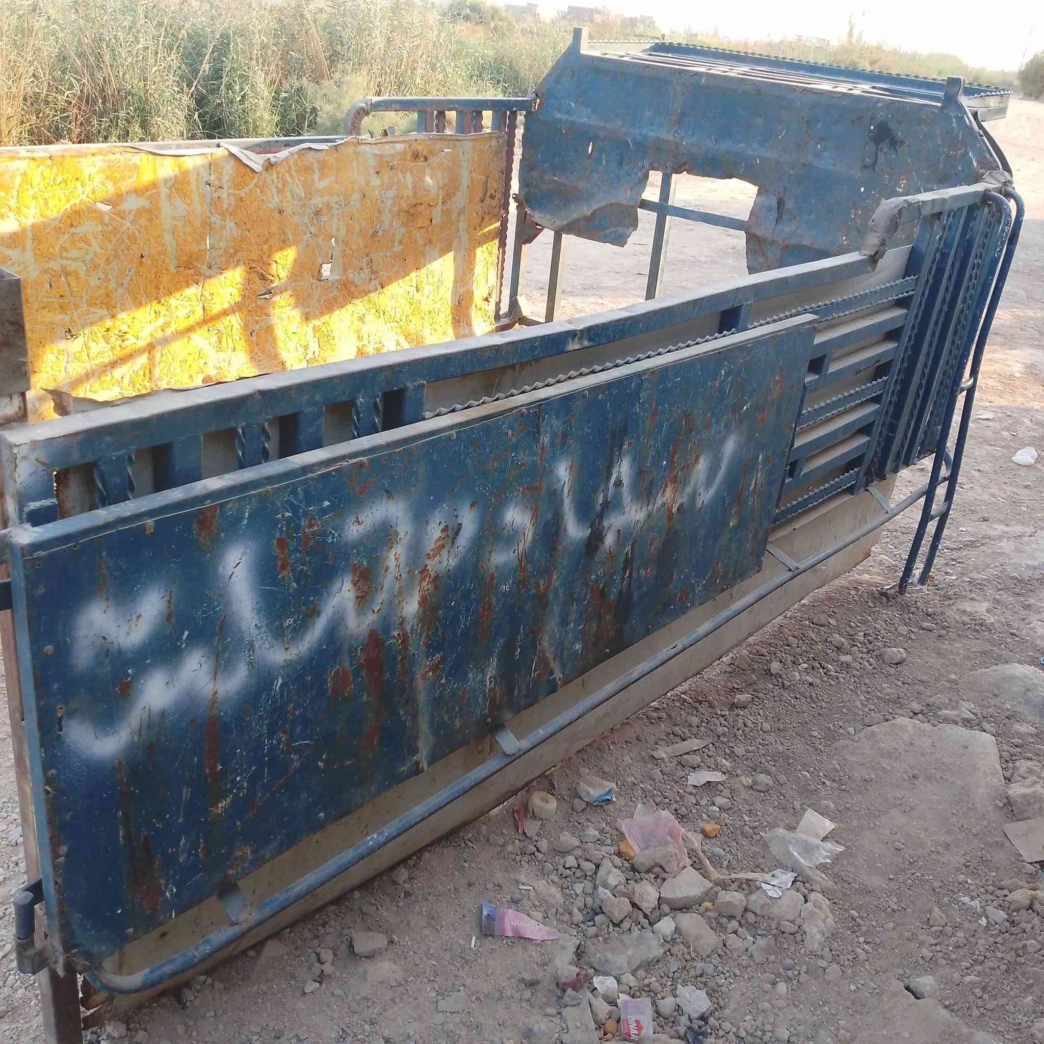 سلام عليكم محجر 7 شنقال. العنوان بغداد السعر 200 ابو الظفيره.  ***********
