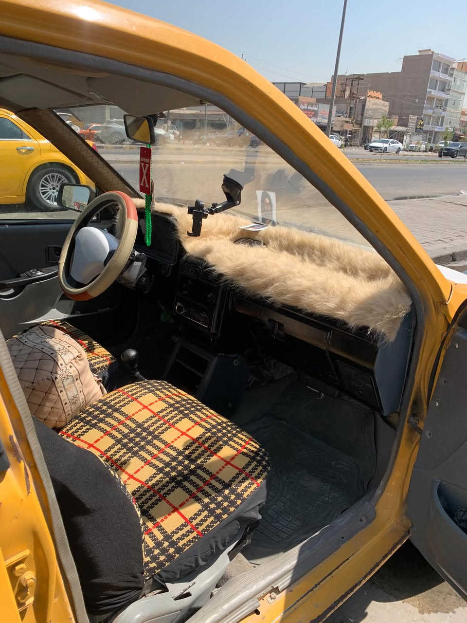 سياره سايبه للبيع ابيع بدون راعي بيها مكينه برايت جديده سنويه اصليه عندي ومستمسكات راعيها عندي ابيع كوم حديد *********** قفلها 12 ورقه
