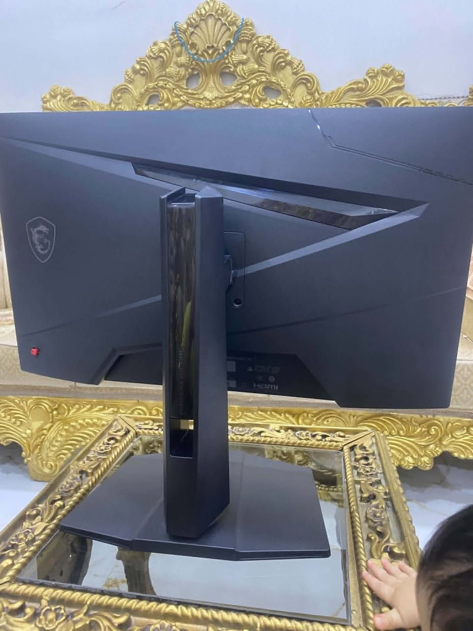 السلام عليكم شاشتين للبيع 
الاولى : 
ASUS 
280 HZ
IPS 27 FHD 
مكفوله كفاله عامه سعره ٢٣٥
الثانيه : 
MSI
180HZ
27 2k 
مكفوله كفاله عامه سعره ٢٤٠ وبيهن مجال كلش بسيط 
موجود توصيل محافظات مكان الكوت للاستفسار خاص او ***********
