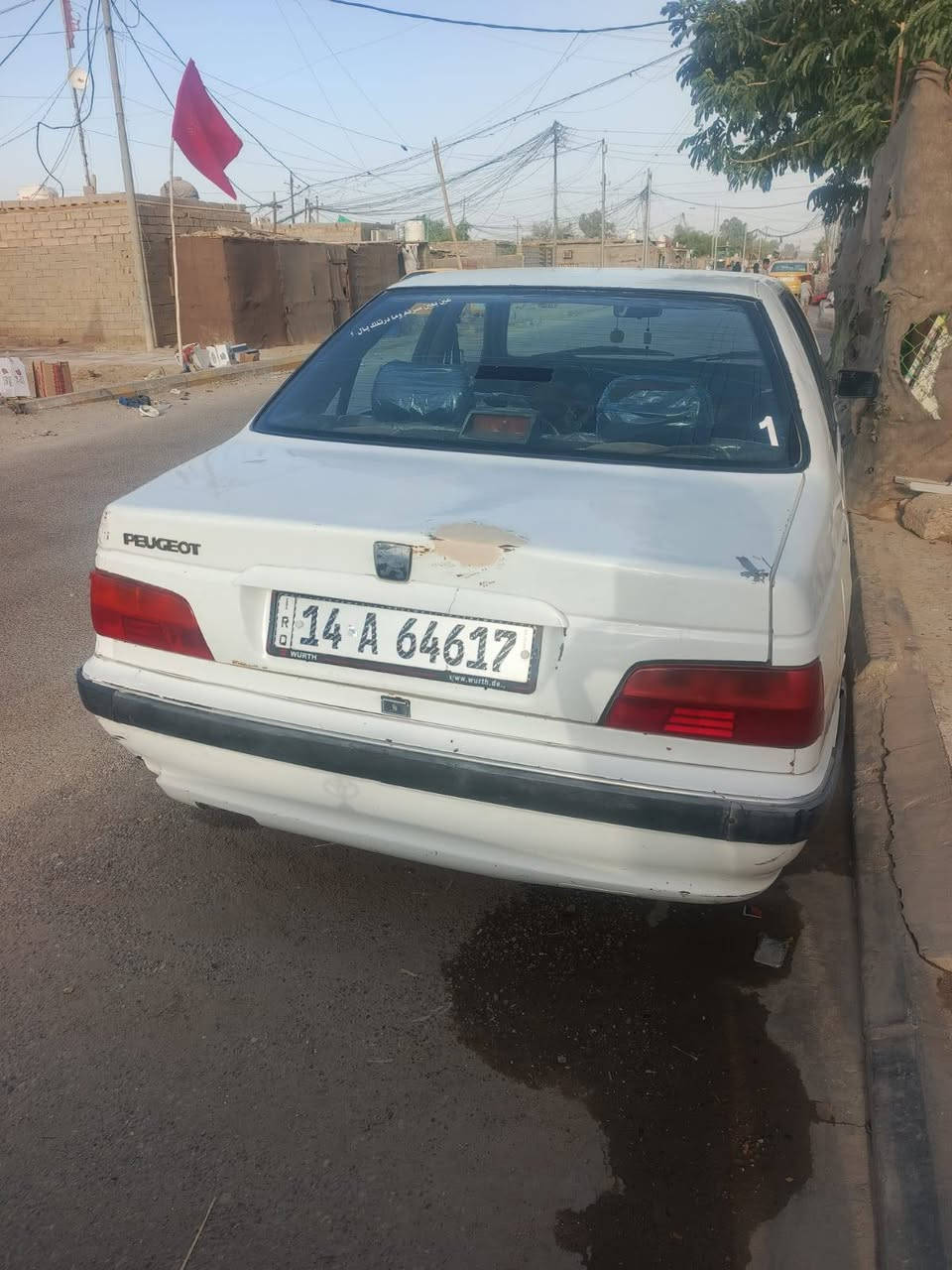 بيجو لبيع موديل 12 بسمي رقم نكليزي تخم  تأير حداديه  مكان السياره بلناصريه السعر 30 وبيه مجال التفاصيل ***********

