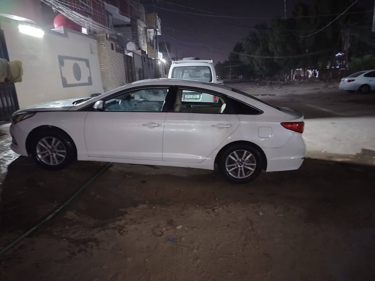 سوناتا 2017 خليجي  نص فول تبريد قطعتين لدات امامي خلفي مكينه ٢٠٠٠ دوش رقم واسط شرط التحويل جاهزه ماناقصه برغي بيها اربع قطع صبغ والسونار موجود بالمنشور السعر 114 وبيها مجال حق الجيه
مكان السياره نجف شارع الحولي  ***********
