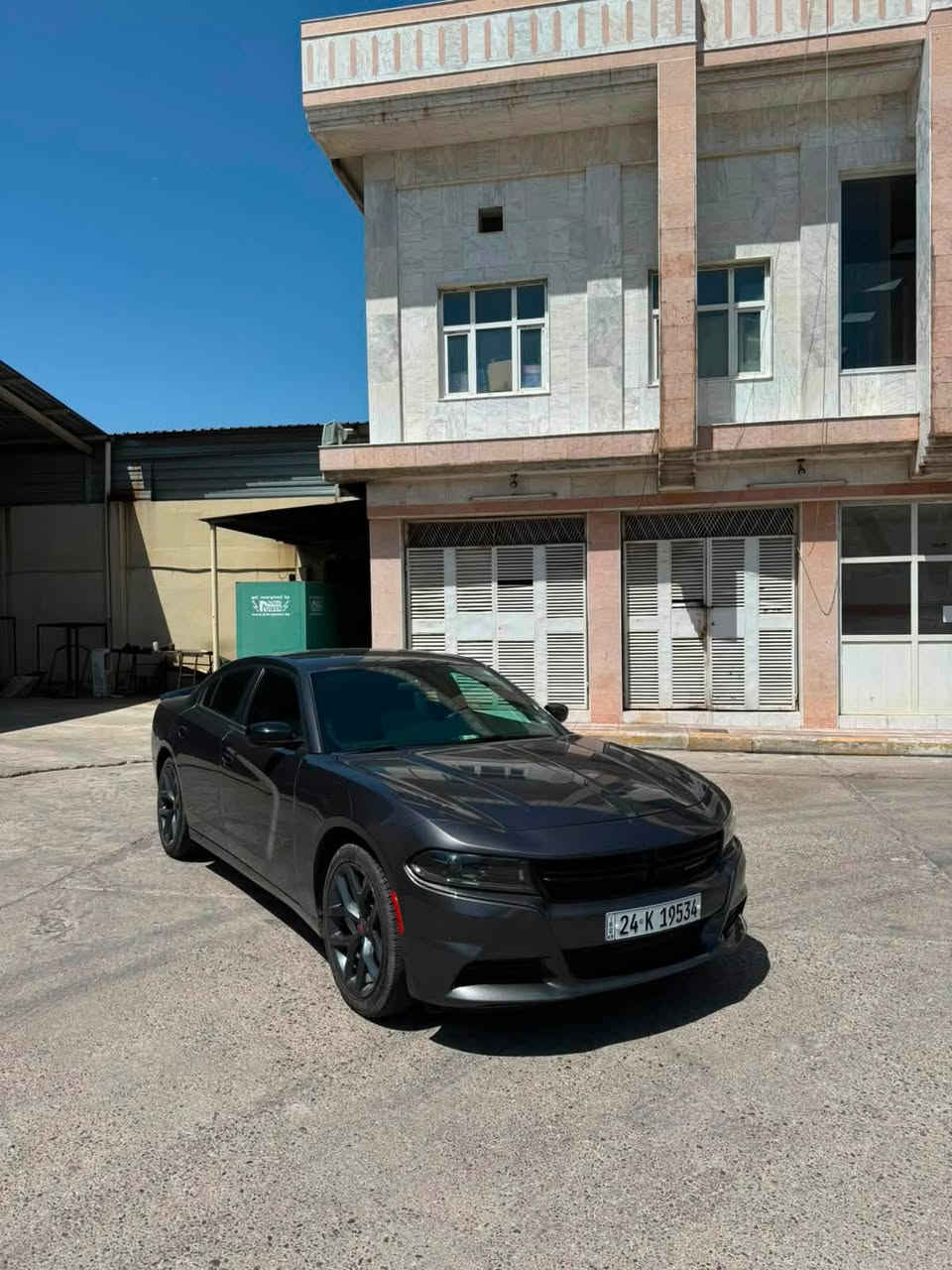 دوج جارجر ٢٠٢٢ مواصيفات SXT سيارة حيل حيل نضيف و حلو و سيارة فقط بابين مبدل شريكة و شبر جملغ صبغ شةرت بجم و ورة كبس حتا دعاميات شريكة و ماشية ٥١ الف سيارة بسمي رقم سنوية تخم تايات كلش جديد و گئر محرك شرت ما مفتوح و بدون اي نقص سعر السيارة ٢٢٠ و مجال رقم تلفو ن***********
