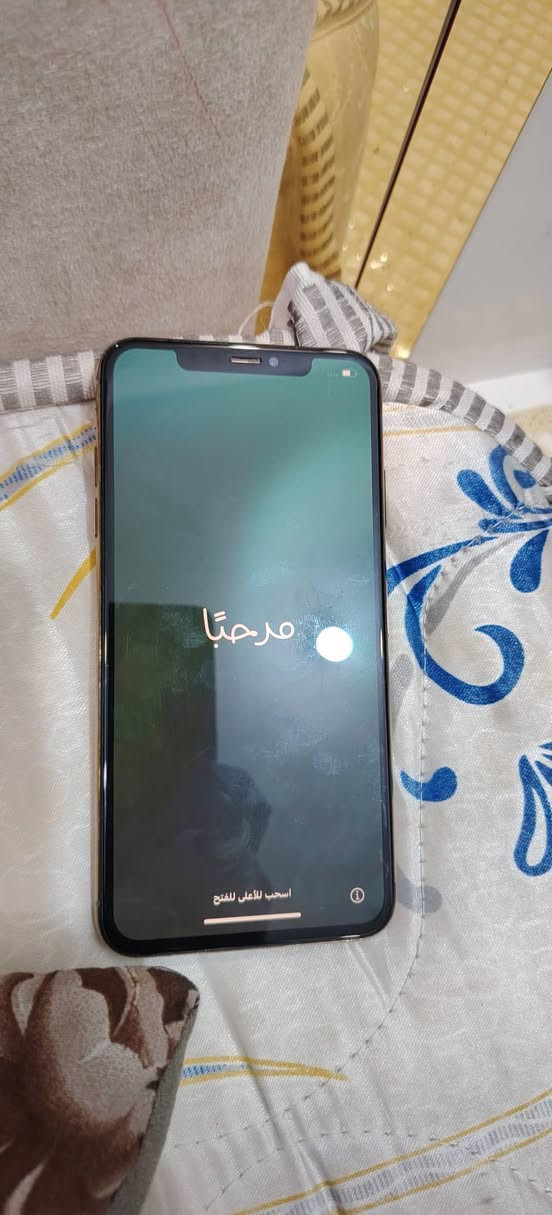 ايفون xsماكس  للبيع نضيف السعه 256 جيجابايت مع كيبل شاحن  قليل الاستخدام بس الكفر مفطور من الخلف الباقي كلشي شغال السعر 150الف المكان حله ابو خستاوي للاستفسار الاتصال على الرقم ***********
