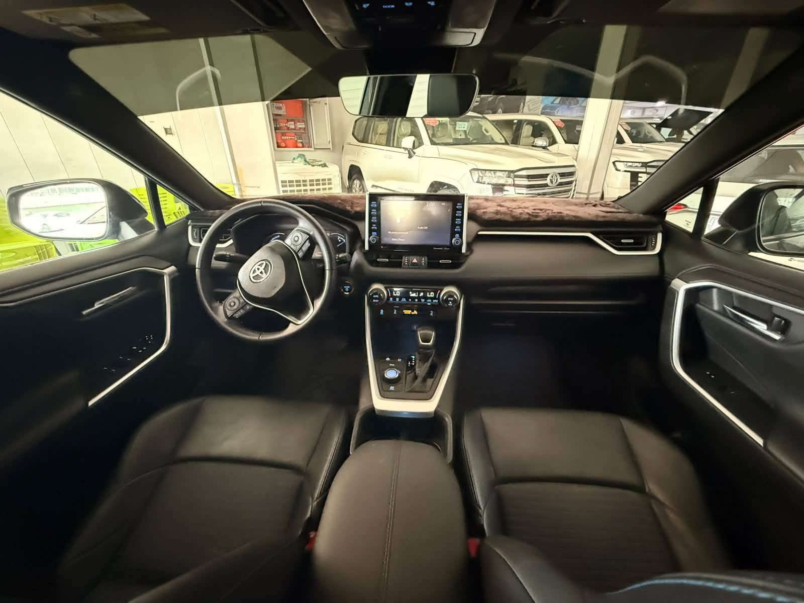 � رافور 2022 XSE هايبرد للبيع

✨ موديل 2022 – XSE Hybrid
🔹 ماشية 43 ألف كيلو 
🔹 محرك 2.5 هايبرد 4 سلندر
🔹 دفع رباعي AWD
🔹 شاشة وسطية + Apple CarPlay / Android Auto
🔹 تشغيل بصمة ودخول ذكي
🔹 كاميرا خلفية
🔹 مثبت سرعة متكيف
🔹 تحذير النقطة العمياء + تنبيه الخروج عن المسار
🔹 مقاعد SofTex
🔹 جنوط XSE رياضية 18
🔹 إضاءة LED وفوجات
🔹 باب خلفي كهربائي
🔹 سقف أسود وتصميم XSE رياضي 

🛠️ صبغ: جاملغ أمامي فقط 

📞 الاتصال فقط:***********

نص مكتوب في الصور:
- 10:02 ص