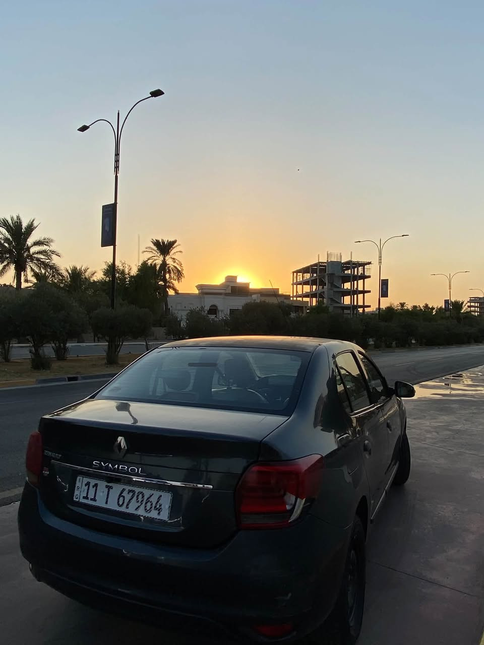 ب البدايه السياره جوه مداس اصغر واحد ب الكروب والي متعجبه السياره يشرفني بكلمه حلوه مثل وجوهكم الطيبه 
رينو سيمبول 2019
ماشيه 129الف كيلو 
مكينه كفاله من التنقيص والتبخير 
والكير كفاله صدر جديد السياره جاهزه على اخر حبايه تنكر سلف وتطلع 
بيها تلث قطع صبغ جانبيه وبيها سونار لليحب يشوف  البجم كبس حساسات اماميه خلفيه كامره خلفيه شاشه وعندي بيها سونار  يراسلني ويشلع عيوني 
سعرها 65وبيها مجال 
عنواني بغداد الكراده 
***********
