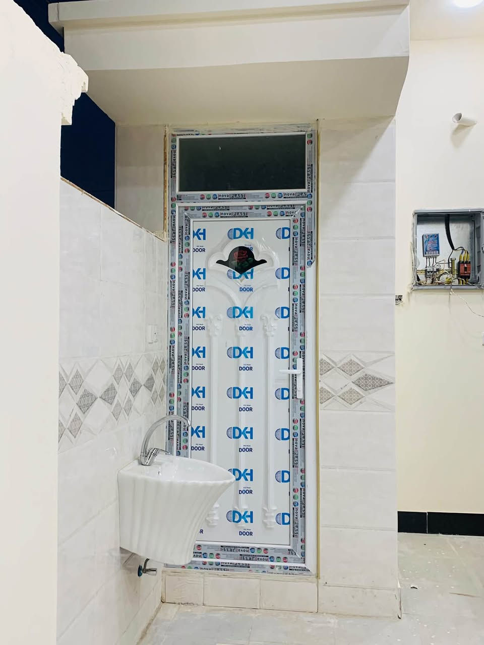 🏠🏠🏠🏠🏠

بسم الله الرحمن الرحيم 
العنوان الانبارفلوجه 
فرصه ذهبيه وبسعر مناسب للبيع مشتمل طابق واحد بناء حديث بناء ٢٠٢٦ زيرو غير مسكون بناء طابوق درجه اولى المشتمل في حي المأمون مربع ال ١٩ المشتمل فول سيراميك وبناء درجه اولى بناء مفصول أضلاع وسقف يتكون من كراج وصحيات خارجيه واستقبال ومطبخ وصاله ومناور عدد ٢ وحمام وغرفة نوم واحده وبيتونه مأسس مجاري خطين ومؤسس ماء ٤ خطوط نضام بوستر صاعد نازل تاني ماء كبير ٢٠٠٠ لتر مؤسس نضام كامرات سبالت دفن 
🌴1️⃣التسلسل📠/167
🌴2️⃣مساحه🏚️/125m
🌴3️⃣الواجهه🏫/6.25m
🌴4️⃣النزال⛺/20m
🌴5️⃣الشارع🛣️/10m نافذ على شارع ١٥
🌴6️⃣المرقم/….
🌴7️⃣اقرب نقطه داله / قرب شارع ٤٠ الترابي وقرب شارع عيفان 
🌴8️⃣خدمات🏞️/ ماء وكهرباء 
🌴9️⃣السعر/٧5 وبيه مجال بسيط 
🌴🔟 
📜نوع الملك / طابو ملك تحويل ثاني يوم

 🌴🌴🌴ادارة مكتب دار الايمان للعقار 🌴🌴🌴

⚫للاستفسار📞📞 
☎وسام العيساوي 
***********(الواتساب)📞
***********📞  

     🌴لا نتعامل على المصرف العقاري🌴
_______________________________________
1️⃣●اسعار 💵العقارات المعلنة في مكتبنا تُحدد من قبل البائع 💸صاحب العقار وليس المكتب والسعر قابل للتفاوض بين البائع والمشتري📜 

2️⃣●⌛نتميز بعدم رفع سعر العقار من قبلنا ونجمع البائع🌴والمشتري وجهاً لوجه لغرض الاتفاق📝  على السعر النهائي 👍 

3️⃣●🌴قضاء الفلوجه/حي الشهداء شارع ستين 60 قرب نادي الصمود Fallujah, Iraq اذا عندك عقار تريد تعرضه للبيع او تريد تشتري عقار 

4️⃣🌴فقط ارسال المعلومات  على الواتساب او الاتصال على هواتف المكتب .. 

☎️نستقبل هواتفكم على الارقام التاليه 

☎️ابو عبدالله العيساوي 
*********** (الواتساب) 
***********
☎️***********
