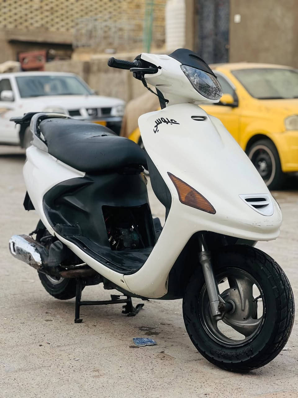 فراشه • ابيض صدفي • نضافه