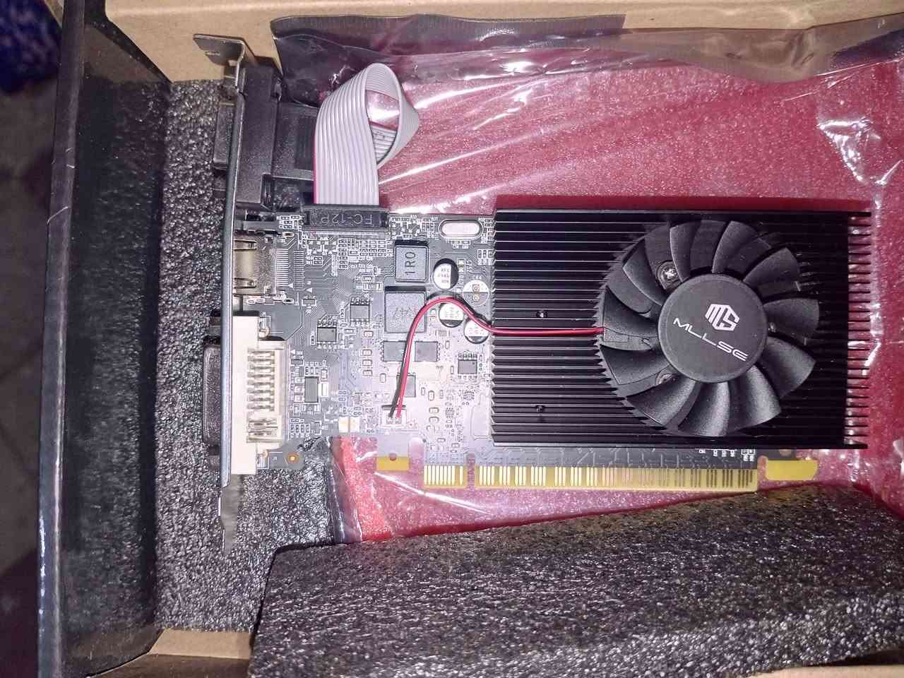 السلام عليكم اخوان عندي كرت شاشة جديد  من شركة MLLSE، تحديداً طراز GT 730 مواصفات كرت الشاشة ذاكرة 4GB  GDDR3 مع واجهة ذاكرة 128 يدعم مخرجات DVI و VGA  سعره 50 الف شامل التوصيل الاتصال واتساب على الرقم ***********
