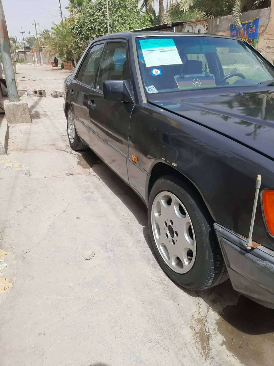 مارسيدس ٩١ قواعد سليمه
حدادة جديده من الطول للطول بطاريه جديده كهربائيات كلها تمام تخم تاير
غرفه جديده.. 
مكينه ٢٥٠٠ كايمه ابيعها على وضعها السعر ٣٥ قفل
العنوان بصرة الهارثه مبايل ***********
