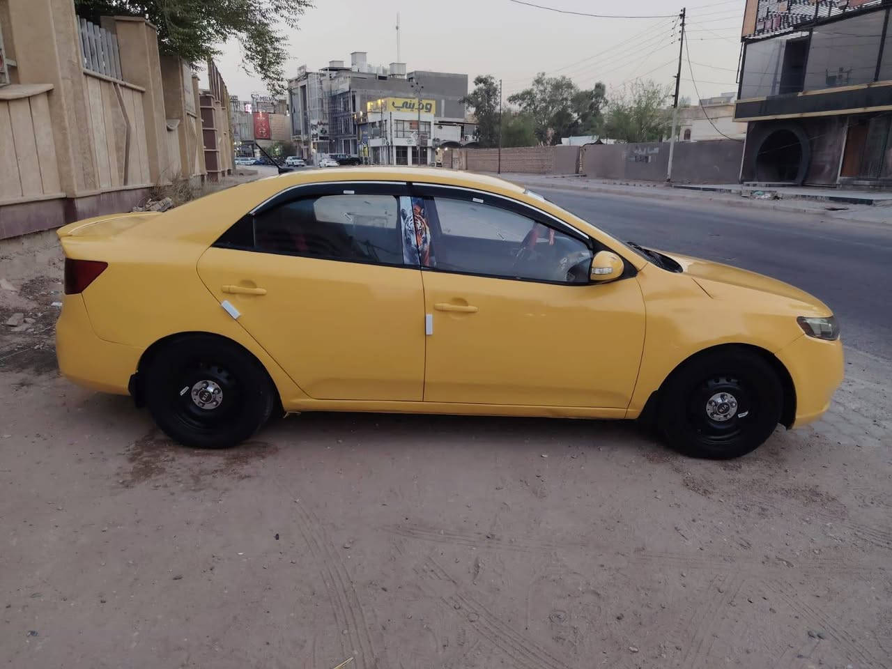 السلام عليكم كيا فورتي  موديل 2013رقم بغداد تحويل ثاني يوم وارد امريكي حادث جاملغ  خلفي فقط مكينه 2000 دوش مكينه وكير وحداديه وتخم تاير مكفولات تبريد ثلج سيارة كل نقص مابيها مصفره هيئه عليها غرامات مليون وميه تنزل من سعرها السعر 73 وبيها مجال بسيط رقم الهاتف 
*********** مكان سياره كربلاء مامتواجد ع النت
