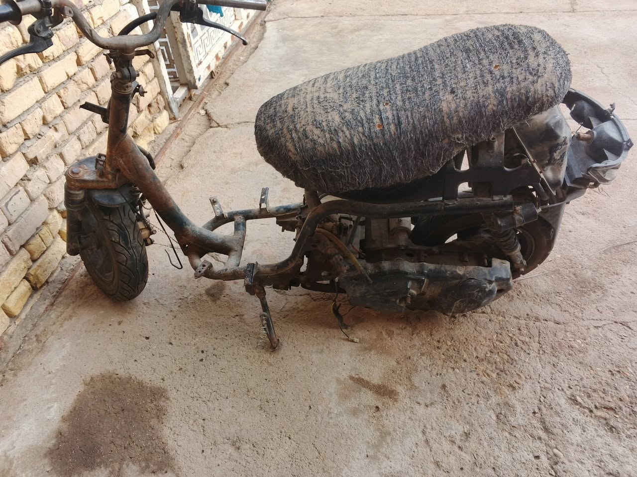 ذبانه • فراشه • حديد