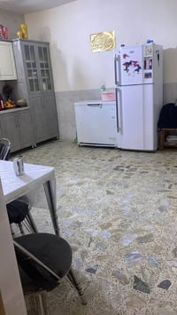 بالديوان خلف جامع الرحمن • ١٤٠م • ٣غرف