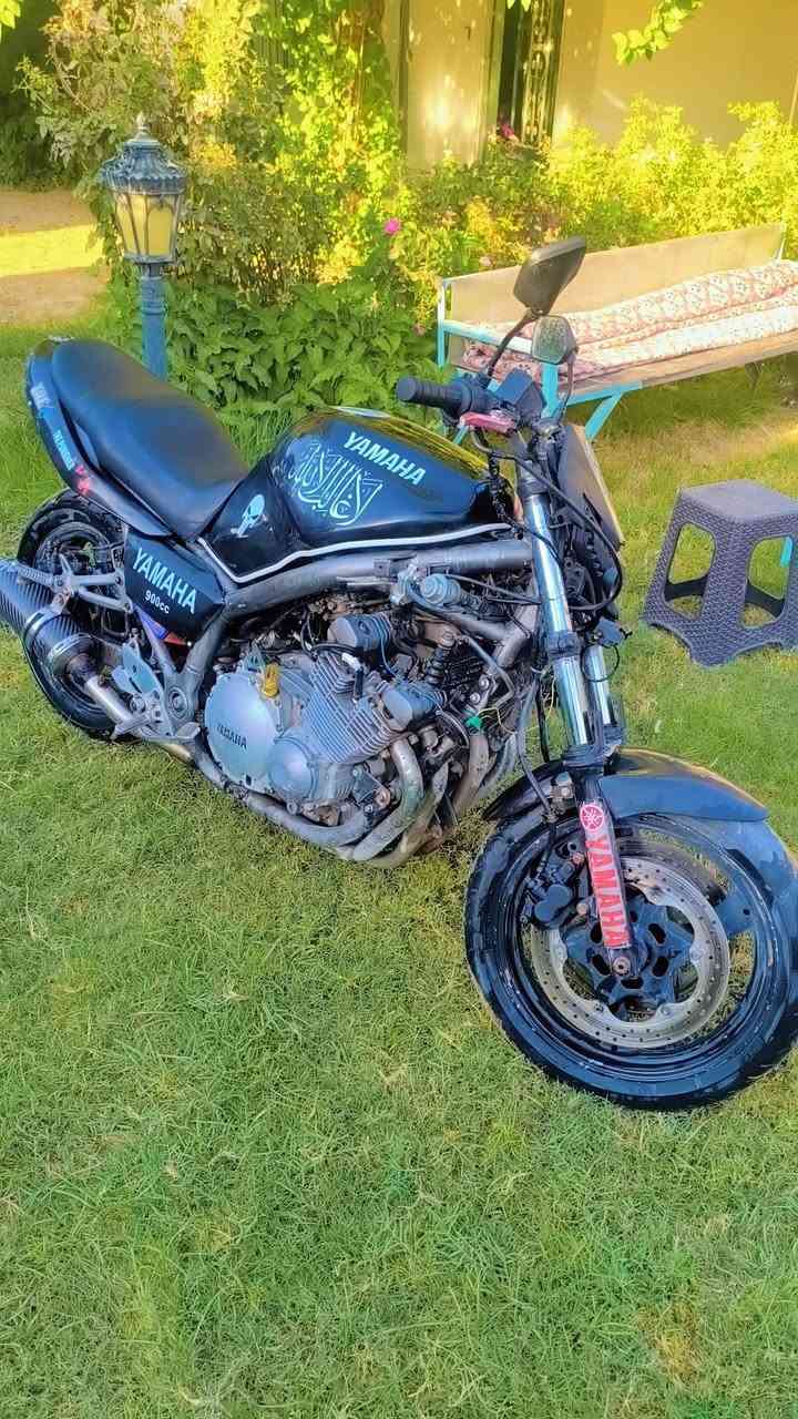 السلام عليكم دراجه للبيع نضيفه نكرة سلف تشتغل ياماها 900cc اي غرض ماناقصهي شغل وطلع واراوس هم عادي شعندك نزل الرقم *********** السعر مليون وميتين وخمسين الف وبيهي مجال
