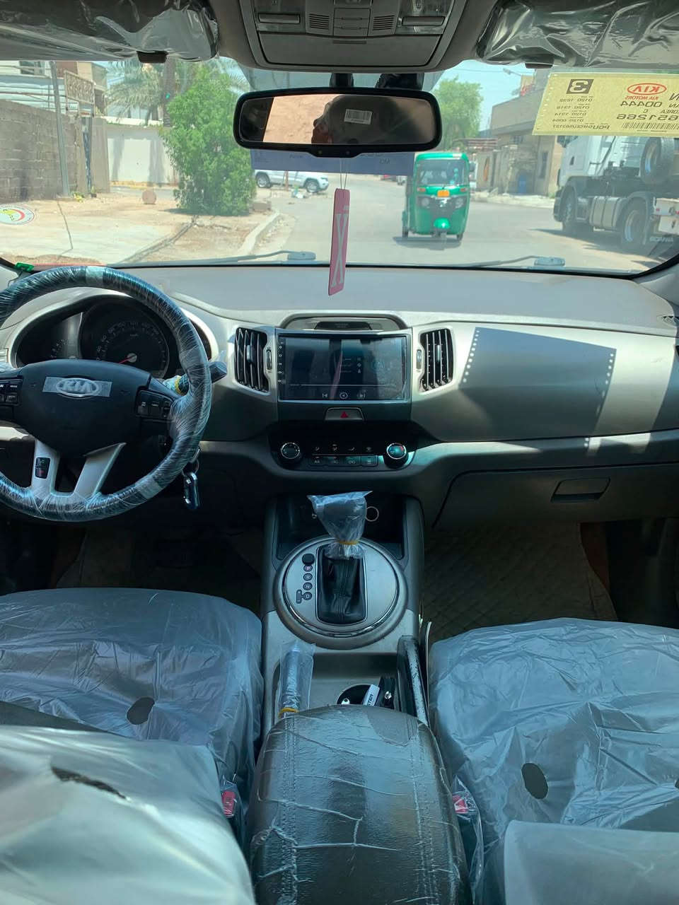 موديل 15 خليجي  سونار موجود. محرك 2000 دوش 
كير محرك تبريد مكينه كفاله عامه 
تخم تاير شواصي مكفولات بلادي 
تبريد ثلج 
دوخل نظيفه سياره حلو معنا الكمله بل عافيه ياخذها سياره 
سعار سياره125 مجال 
العنوان بغداد بلديات نتصل وتدلل 

الاستفسار ***********
