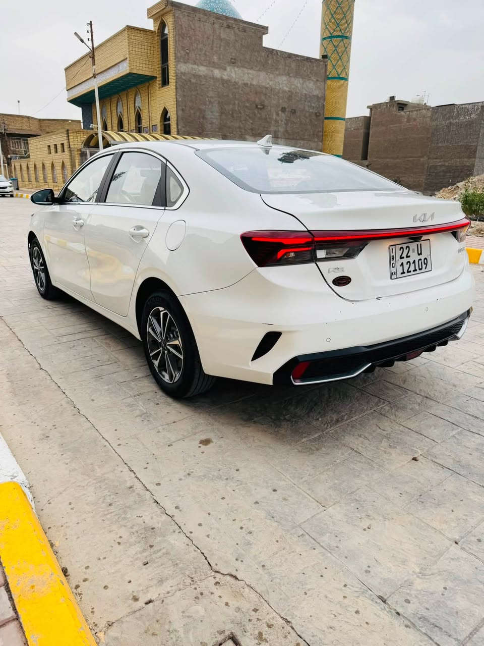 سلام عليكم كي ثري ٢٠٢٤بسم الشركة مكفوله سيارة جديدة ماشية ٤٢الف العنوان بغداد حرية ***********
