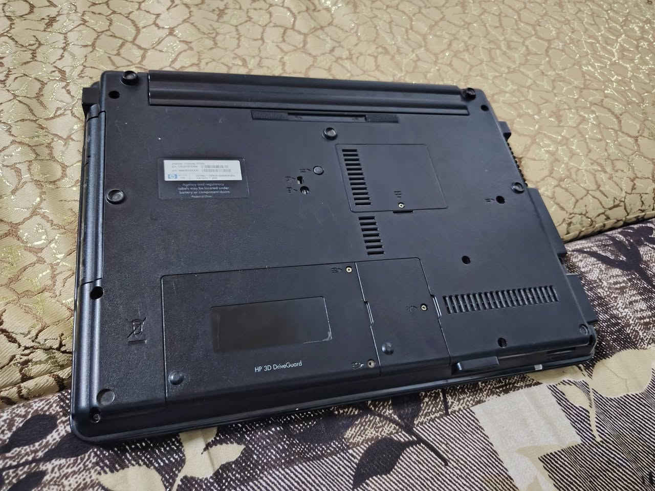 لابتوب HP • رام ٣جيجا • بدون هارد