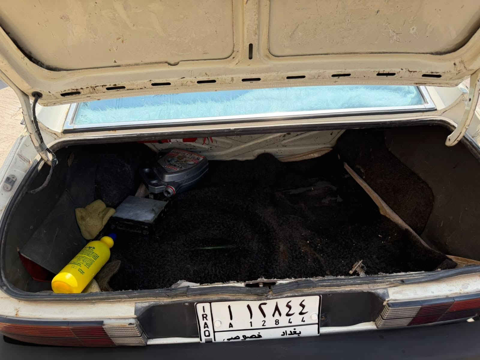 برازيلي ٨٦  ابلادي كير ومحرك وصدر جديد  ٣٨ وبيه مجال ***********  مكان سياره الفلوجه

نص مكتوب في الصور:
- اليوم ١٢:٠٠ م حية