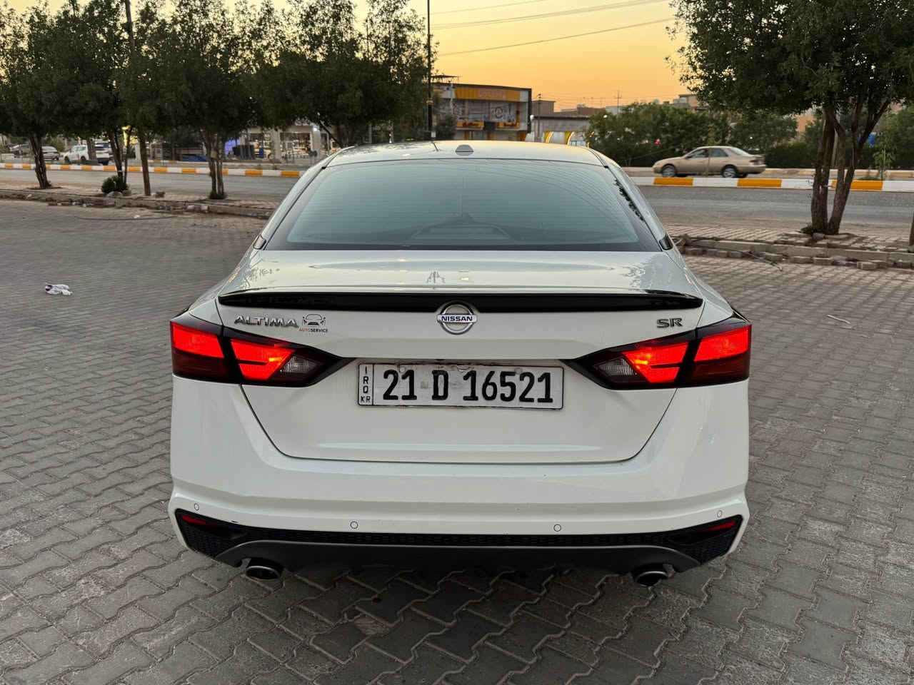السلام عليكم 
نيسان التيما 2020 مواصفات SR 
#سعر 144 وبي مجال 

1N4BL4CV2LC225494

( رجاءآ الى مايعجبه ومو شراي  ينورنه بسكوته لا يعلق لا يتصل ) 
والشراي يجي يشوف السياره وميكون خاطره الا طيب 
رقم سليمانيه دولي جديد ، هزه وبراد وسنويه الى 2031 
#الضرر فقط جامرلغ جهه السكن مبدل بلادي بدووون دواخل بدوون ايرباك 
#بجم_كبس✔️
وباقي الملاحظات مذكور بالسونار 
#المواصفات 
_بصمه تشغيل +ابواب+ صندوق
_ويل كروم حجم 19 بلادي 
_ تشغيل عن بعد 
_تحكمات استيرن 
_شفتات بلاستيرن 
_كشنات كامل جلد +كشن السايق كهرباء
_شاشه حجم وسط لمس 
_رادارات + حساسات جانبيه 
_تنبيه الخروج من المسار 
_مثبت سرعه 
_عدسات زينون بلادي 
#ماشي 71 الف ميل 
السياره نظيفه ومسويله ادامه دهن محرك وهايدروليك الگير مبدل بوقته 
#مكان السياره #ديالى_قضاء_خانقين 
للاستفسار / *********** ☎️ خناقين, ديالى

