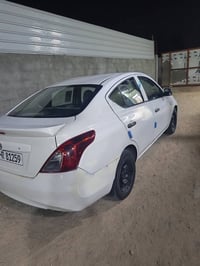 نيسان صني • ٢٠١٢ • ضربة ورا