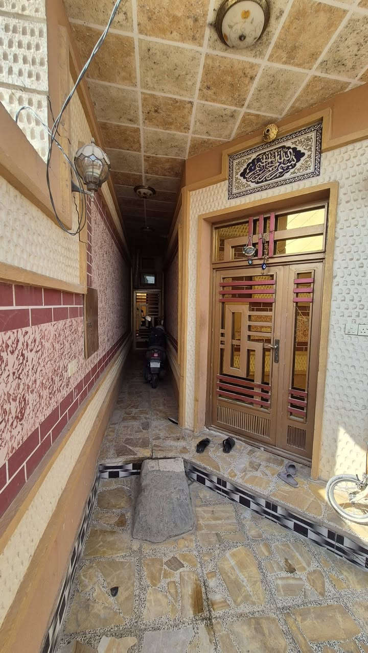 سلام عليكم بيت للبيع المساحه 100م الطول 20م والعرض 5م طابقين طابوك كونكريت مسلح العنواكربلاء حي النضال قرب المستوصف السعر ب135 وبي مجال الشراي يتصل ***********
