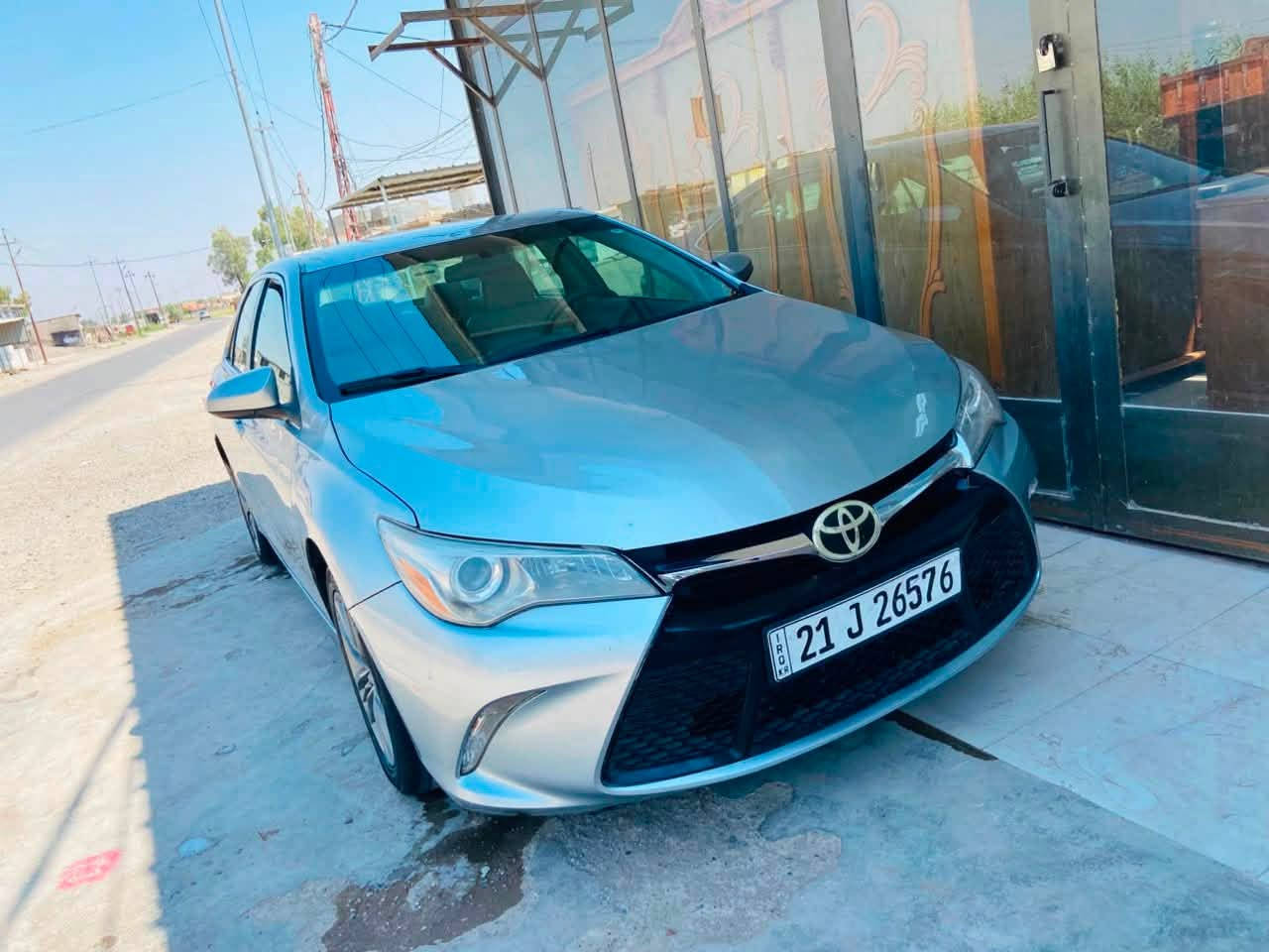 سلام عليكم كامري مديل 15ضرر بنيد بدون دوخل يعني سياره قطعتين صبغ موصفات Se سياره وارد امريكي مكينه 2500مشايه 122كيلوو سياره جديده السعر 135 وبيها مجال ***********

