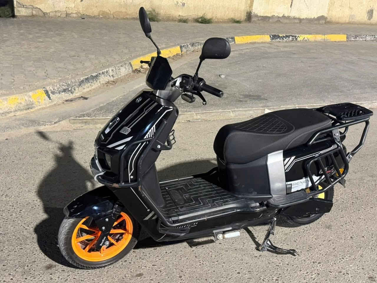 سلام عليكم حبايب گلبي للبيع دراجة شحن GT ام عيون 25 احلا من الصور ونضيفة وفول مواصفات بك  دراجة مال جناي بغداد ناحية الرشيد ولسعر مناسب 725وبيهة مجال  الرقم ***********

نص مكتوب في الصور:
- HONOR X9c