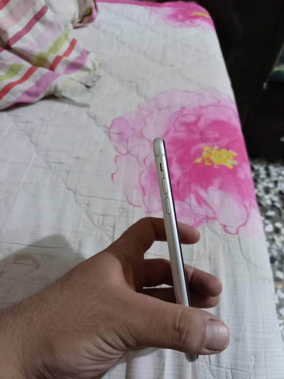 سلام عليكم
اي فون 11 شرق اوسط الجهاز كلش نضيف مامفتوح فقط الضهر مفطور تصليحه ب ١٠ 

 ذاكره 128  بطاريه 77  وتر بروف الجهاز 

ويا حافضه وشاحنه 

سعره 250 

مراوس بدراجه    مراوس بدراجه 

مكاني بابل شارع ٦٠ 

***********

نص مكتوب في الصور:
- ٨:٥٩
- الإعدادات
- بحث
- حساب Apple
- سجّل الدخول للوصول إلى
- بيانات iCloud و App Store و
- خدمات Apple والمزيد.
- نمط الطيران
- Wi-Fi
- Hassan Sami
- Bluetooth
- مشغل
- خلوي
- البطارية
- عام
- تسهيلات الاستخدام
- الاستعداد
- البحث