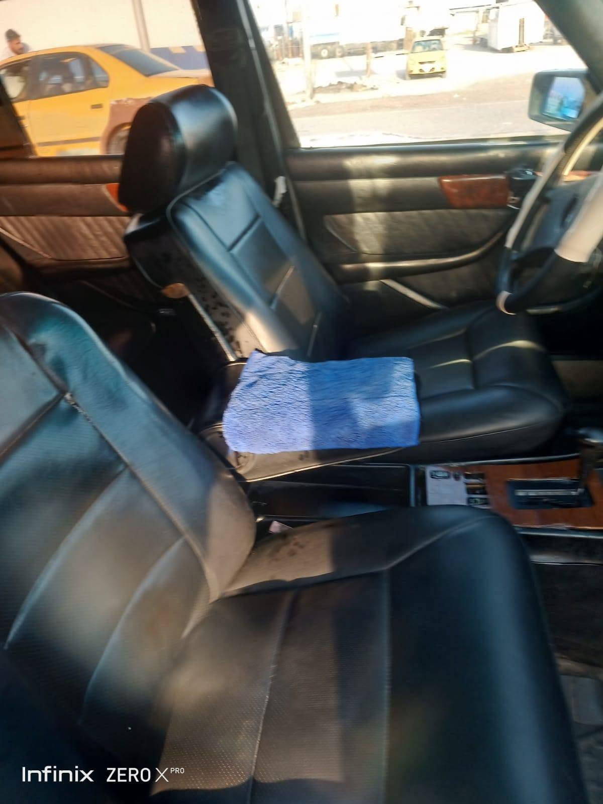 مارسدس للبيع مكينه vvt 2ونص مكينه وكير بلكارتون حداده جديده رقم انكليزي مصفره من كلش

نص مكتوب في الصور:
- Infinix ZERO X PRO