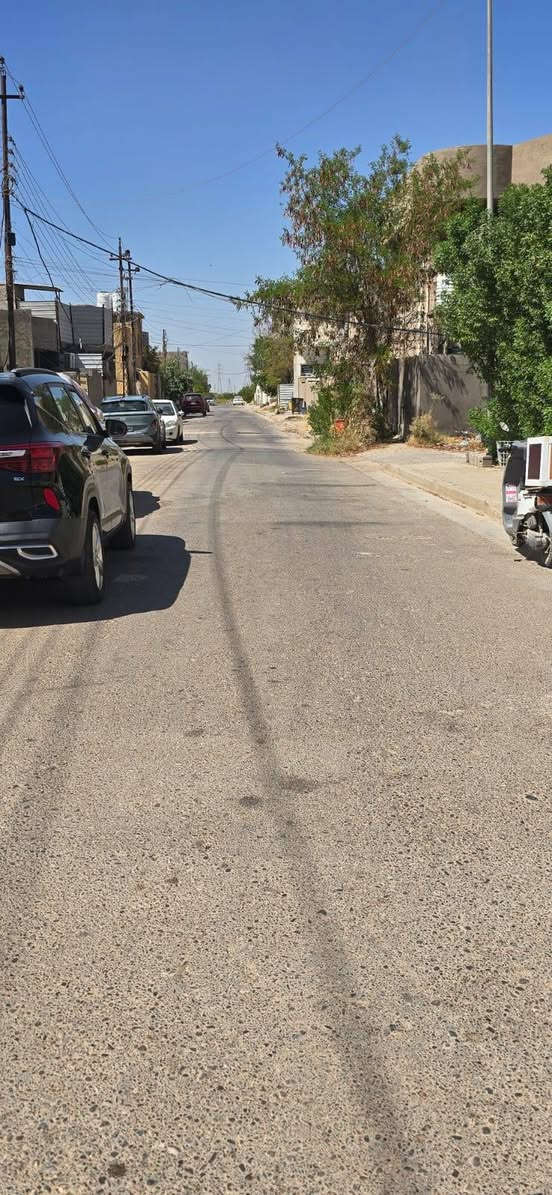 نصف الدار للبيع طليطلة حي الكرار الزنجيل اول فرع  طابو صرف المربع الأول كامل خدمات المساحة 65 الواجهة 6.5 والنزال 10 تريد تخذة على هيج او نكمله مشتمل مفتاح
السعر يختلف  للاستفسار على الرقم *********** بي واتساب او مراسلة الصفحة
