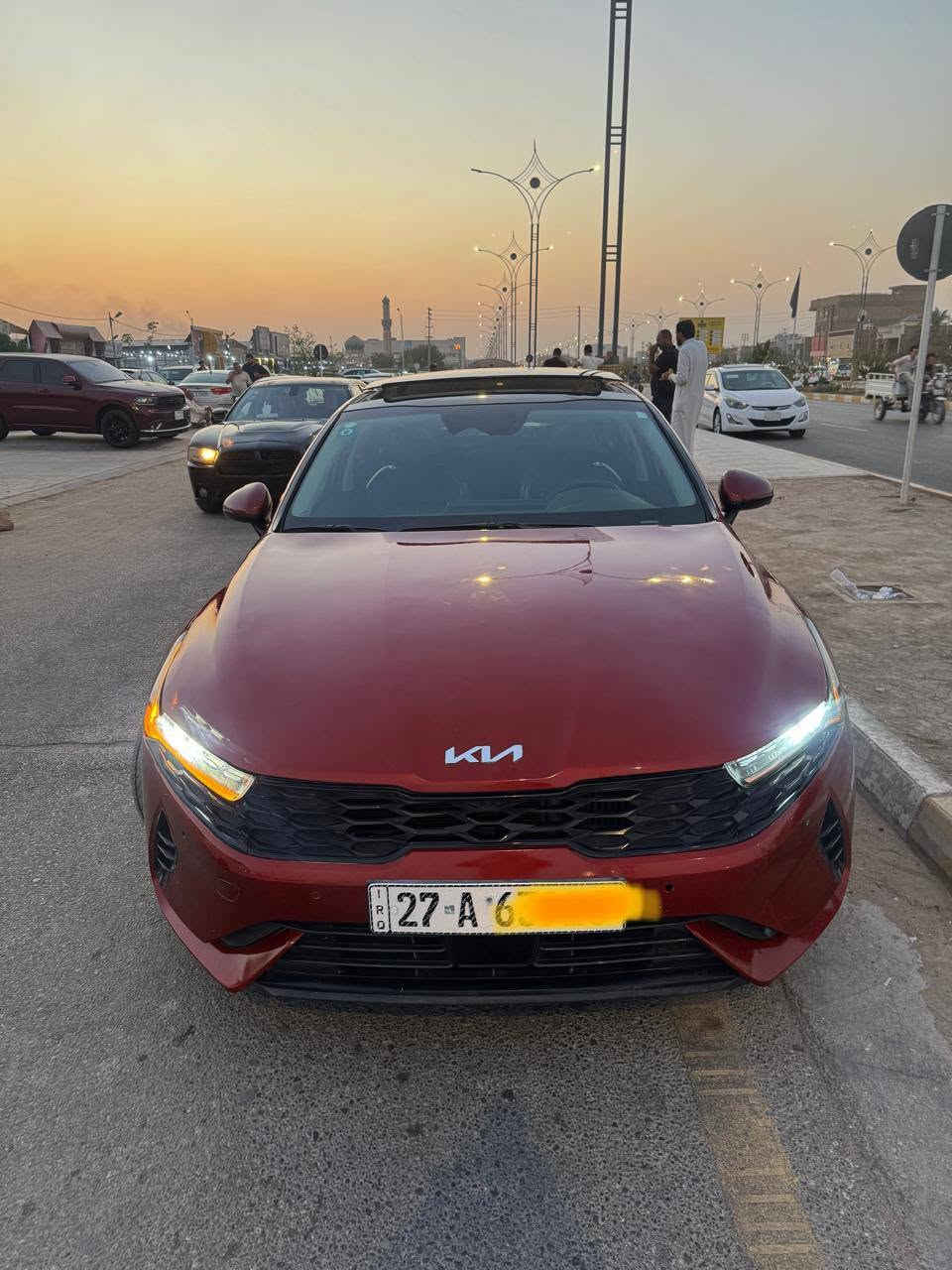 يالله السلام عليكم للبيع  K5 موديل 2024
فئه EX على فئه بالمواصفات فول للاخير 
الموصفات 
ماشيه 45الف حقيقي
_كشنات كهربائيه 2
كشنات تدفهه تبريد
 ستيرن تدفه 
-رادار 360 
_كراسي خزن ميموري
-نقطه عمليا
-توقف ذاتي عند الاقتراب امامي وخلفي 
قياده ذاتيه
تحديد مسار 
مثبت سرعه 
اربع انظمه قياده
سماعات صوت بيوس 
حساسات امامي خلفي
كامرا دوارا قطعتين
بنوراما 
اتو هولد 
سايد بريك بصمه 
ترحيب عند الاقتراب
دخول ذكي 
صندوق ذكي متحسس 
بصمه تشغيل
نظام توازن ذكي 
رادار امامي وخلفي وجانبي
تبريد قطعتين 
تبريد منفصل 
شاشه تبريد بيانو
لايت اربع عدسات مو تلاثه 
داخل لونين اوف وايت 
مكينه 1600 تيربو 
السياره عليها ادامه كامله جاهزه على ن نفسه معمر    كما موضع بالصور 
ت

السعر
وبيها مجال 
مكان سياره ذي قار 
وحره بسمي ثاني يوم اداورلك
***********
