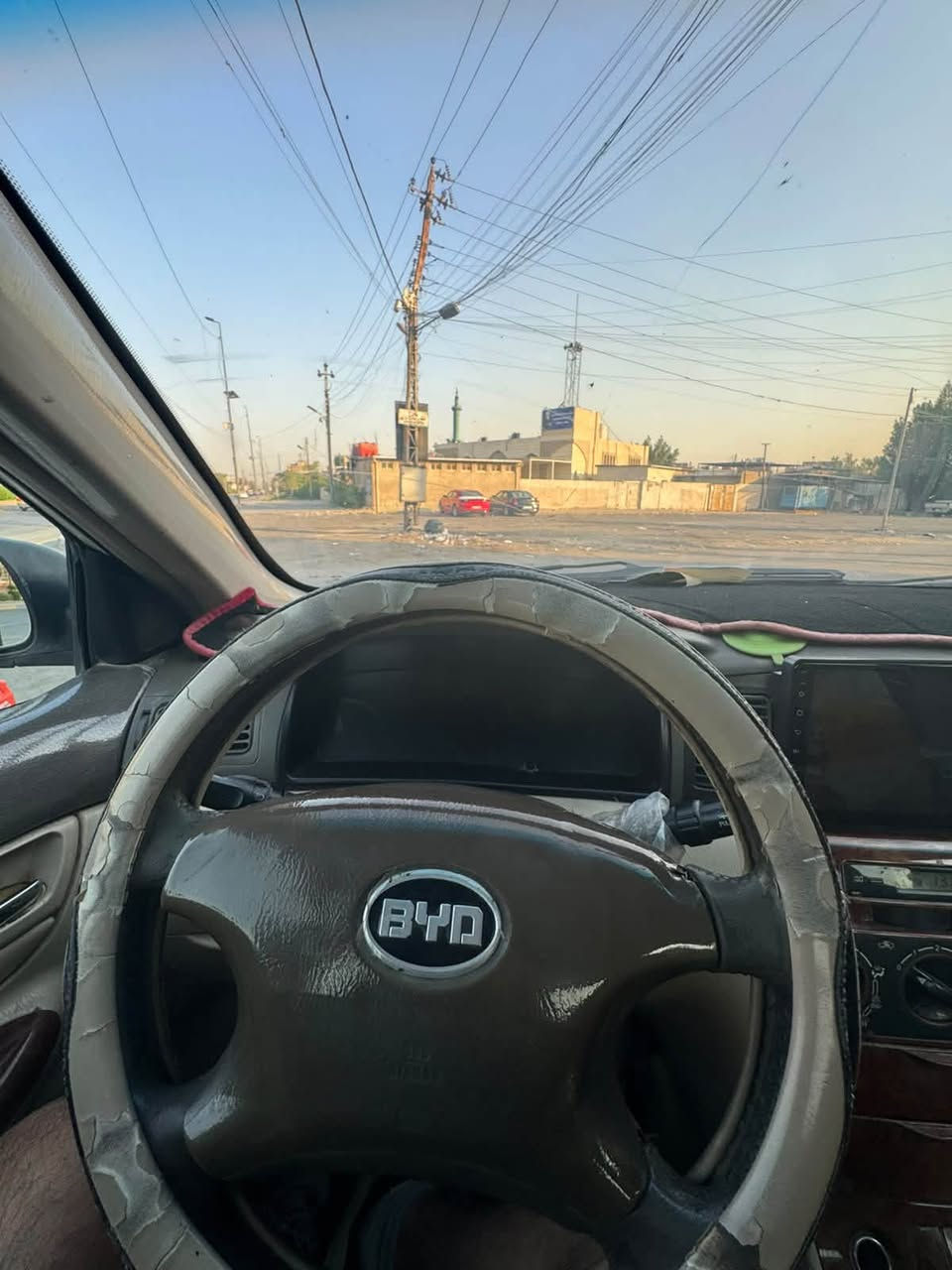 السلام عليكم
🔵للبيع BYD F3
 

المواصفات
 🔴  المكينة: بلادية لانسر (ياباني)، ومكفولة هي والكير.
 🔴  البدي: نضيف و بي ملاحضات بسيطه على الصبغ 
🔴التبريد: تبريد جديد بالكامل منظومه اصليه .
 🔴الإضافات: حساسات خلفية + شاشة + كاميرا خلفية. 
كامله مكمله من صدر و حداديه و كهربائيات و رقمهة بغداد بأسمي تحويل ثاني يوم 
 🔴للاستفسار والتواصل
: ***********  متوفر واتساب و رصيد
