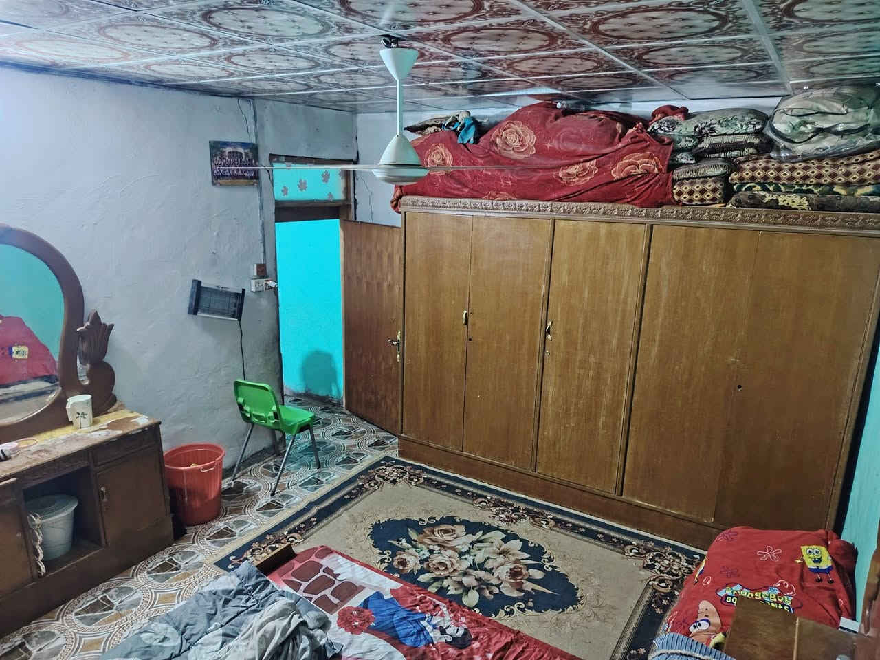 سلام عليكم دار للبيع100مترمربع زراعي حي ميسان مقابيل لعسكري شارع در النجف سعر 23بي مجال  يتكون من غرفه صاله استقبال مطبخ تخاريج@***********م... 
***********@
