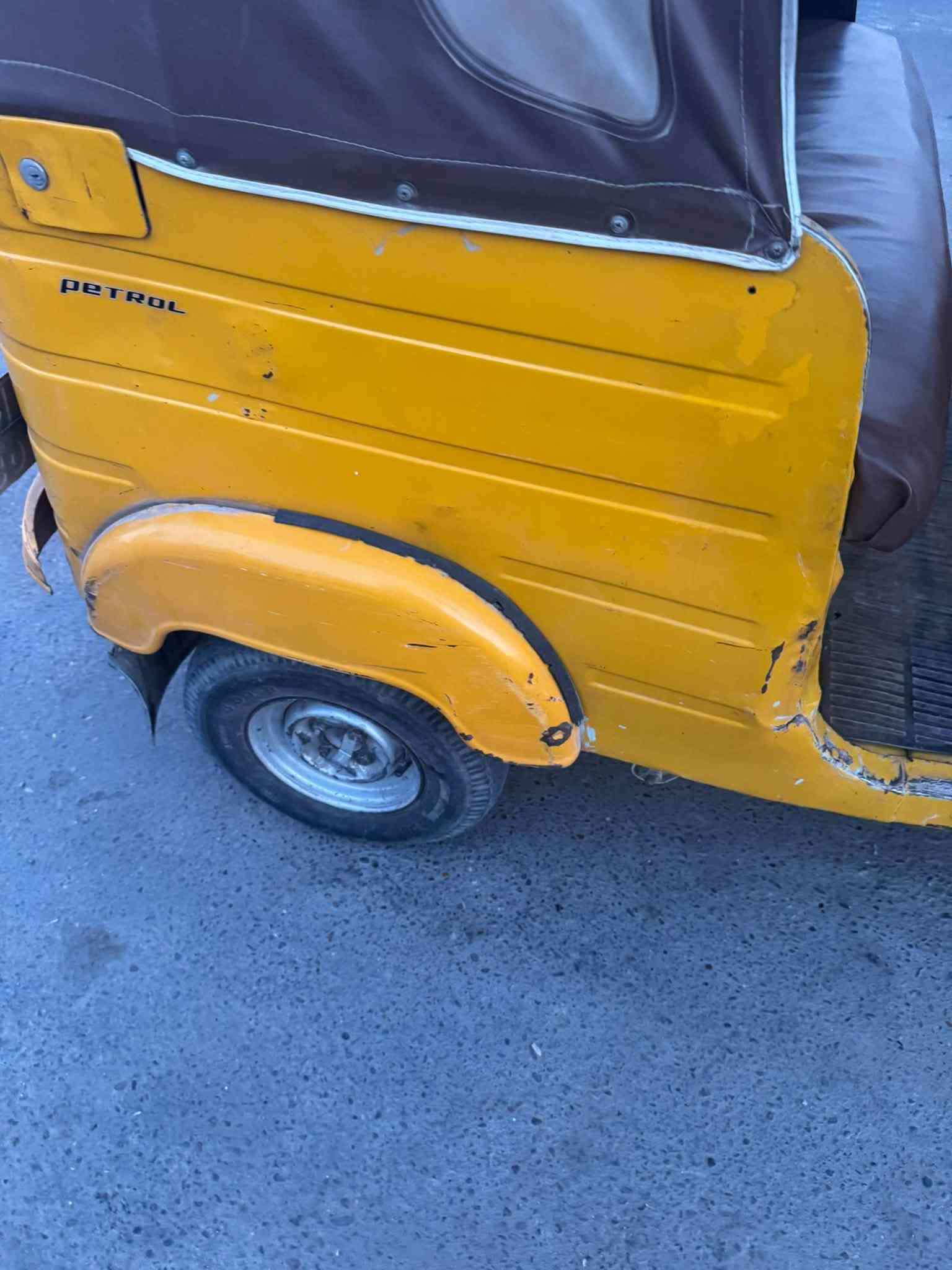 تكتك موديل ٢٠١٨ رقم نكليزي تحويل ثاني يوم بسمك كشرهه بلادي حلوه  السعر ٥و٤٠٠ وبيهه مجال ***********
