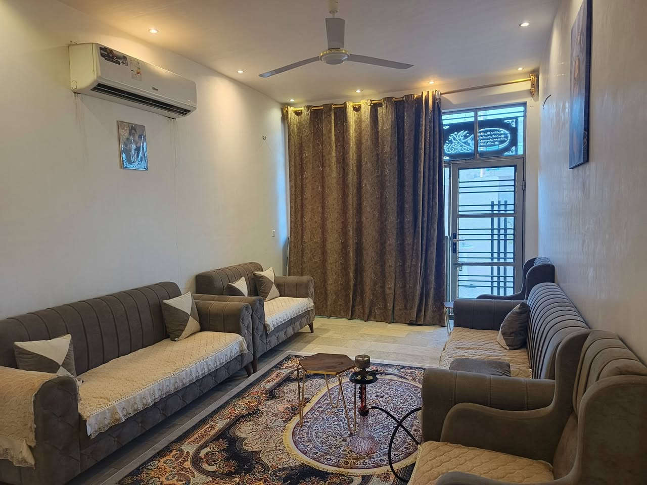 السلام عليكم
بيت طابو ملك صرف حي الرئاسه مال عبيدي

مساحته ١٤٠ متر بناء جديد طابق ونص نهاية شارع البداله خلف سنتر الرئاسه كلشي وكلاشي 

الاستفسار عن باقي التفاصيل او السعر على الخاص او الوتساب ***********
