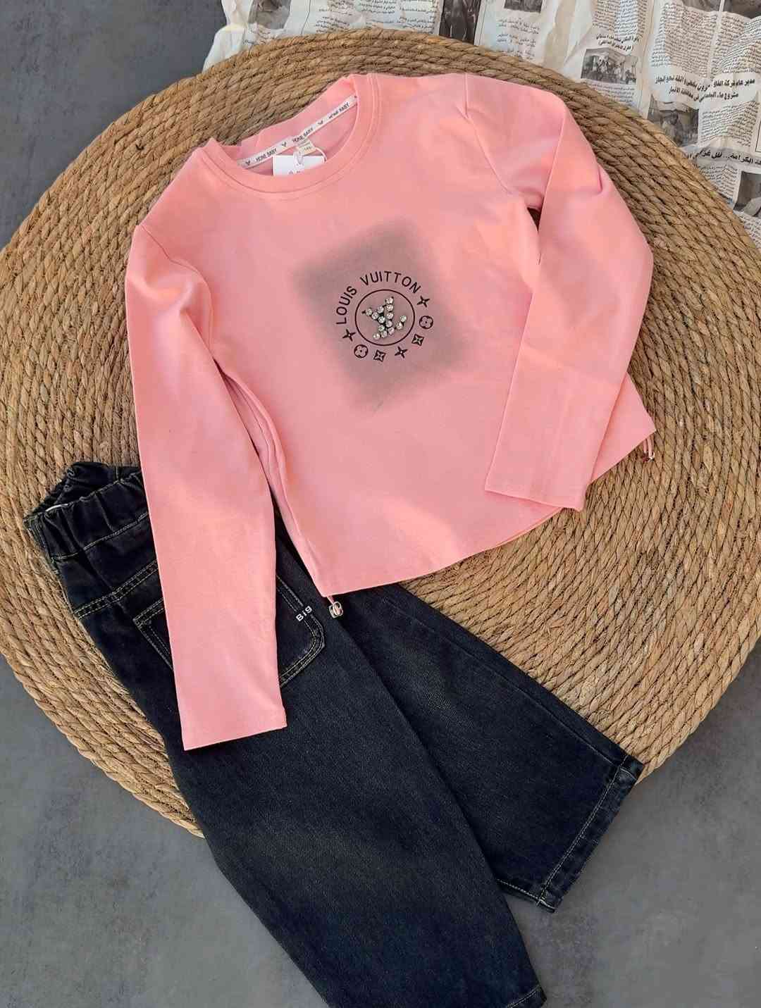 ✨ طقم بناتي أنيق ✨

👖 بنطرون جينز — قياسات من 2 إلى 5 سنوات
👕 تيشيرت بناتي بثلاث الوان— قياسات من 2 إلى 5 سنوات

ستايل حلو ومريح للصغار 🤍
📩 للحجز والاستفسار راسلونا خاص
