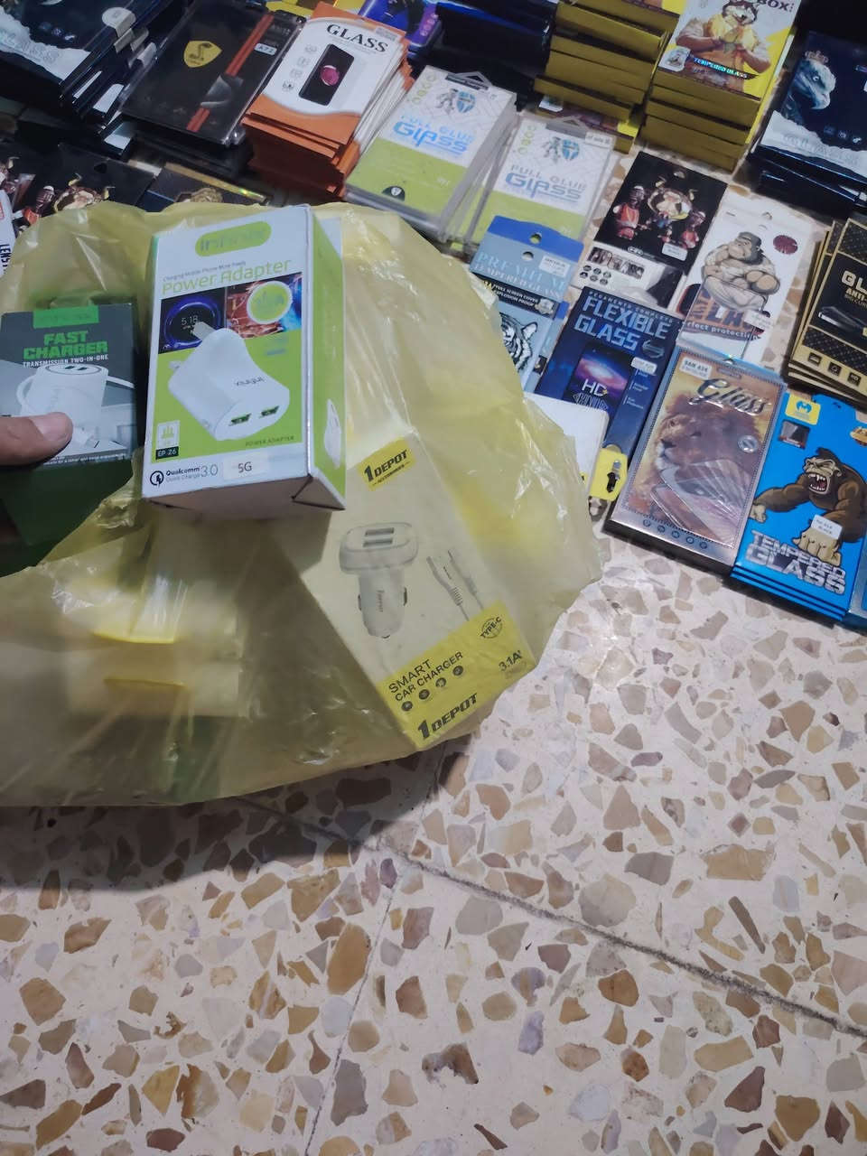 السلام عليكم عندي وجبه مال لزكات ماركه يعني مشكل تغريبن بيهن ٧٠٠ لزكه وياهن درع مال حمايه كامرات وذبهن شاحنات مال سياره ولبهن جم قطعه شاحنات للببع السعر ا ٢٠٠الف شلع البيع حتى الدرع مال حمايه بيهن ٤٠ قطعه @@والشاحنات العنوان بغداد مدينه الصدر موبايل *********** @

