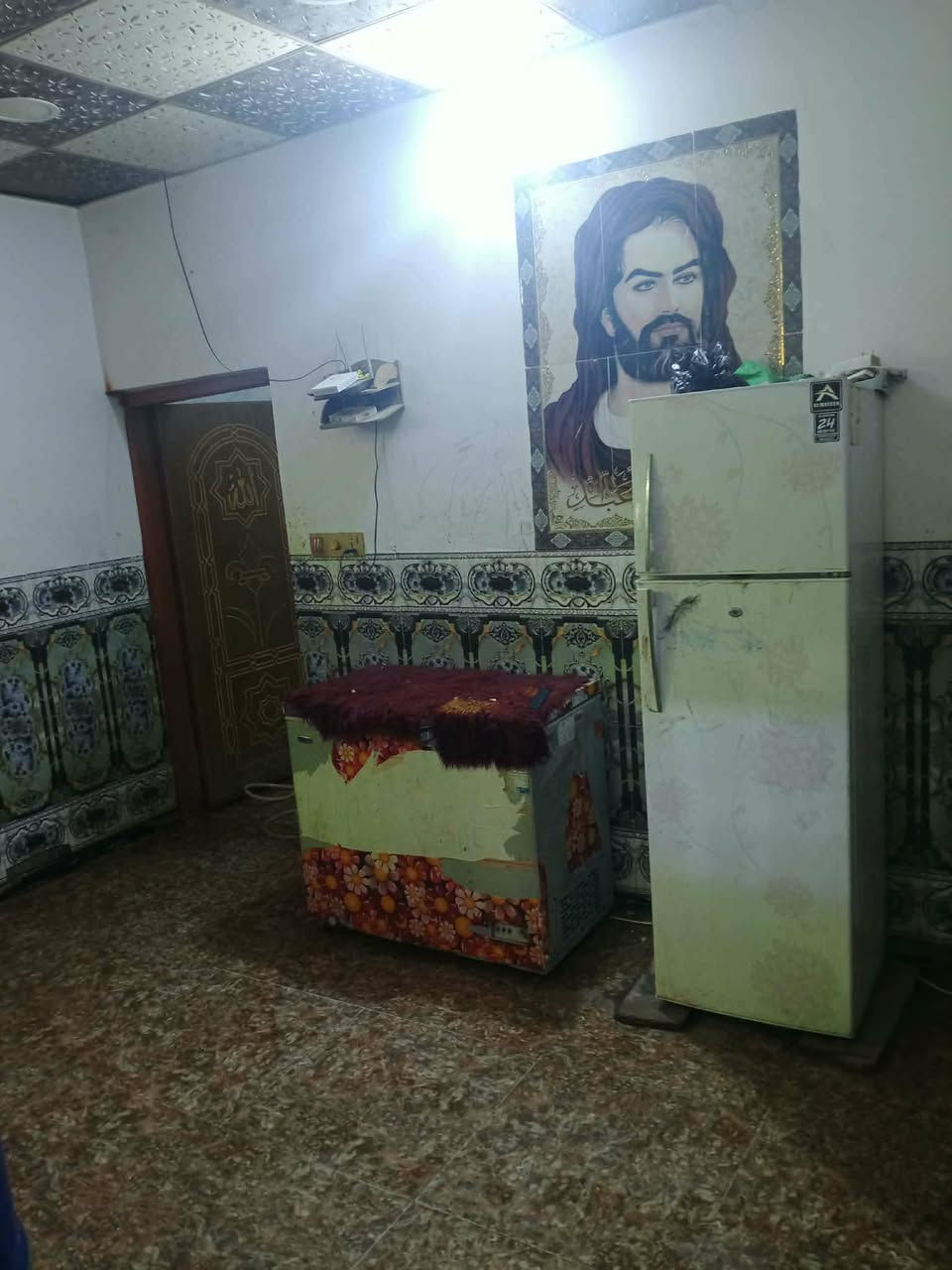 سلام عليكم يتوفر بيت مساحه 225متر طابو صرف كربلاء حي العامل سوق الاخير خلف مول لباقر يتكون من غرفتين نوم وصالات اثنين واستقبال كبيره ومطابخ اثنين لبيت حاليا مقسوم بيتين لبيت كلش نضيف ومرتب وترميم جديد سعره من لاخير 200ليحب تفاصيل اكثر يتصل عل رقم ‏‪***********‬‏
