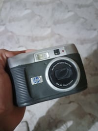 عندي كامرة من شركه hp ماتشتغل ماعرف شنو عطلها للبيع قيم واخذ لل استفسا...