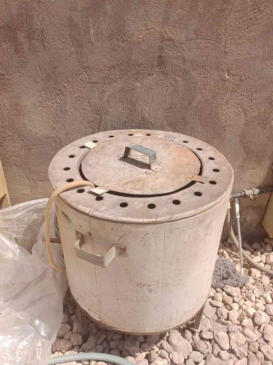 السلام عليكم غراض مستخدمه للبيع للتوضيح التنور شغال مابي اي خلل ميز بلازما كلش نضيف الاخشاب يرادلهن تصليح بسيط سعرهن كلهن 125 شراي يتصل علئ الرقم ***********
