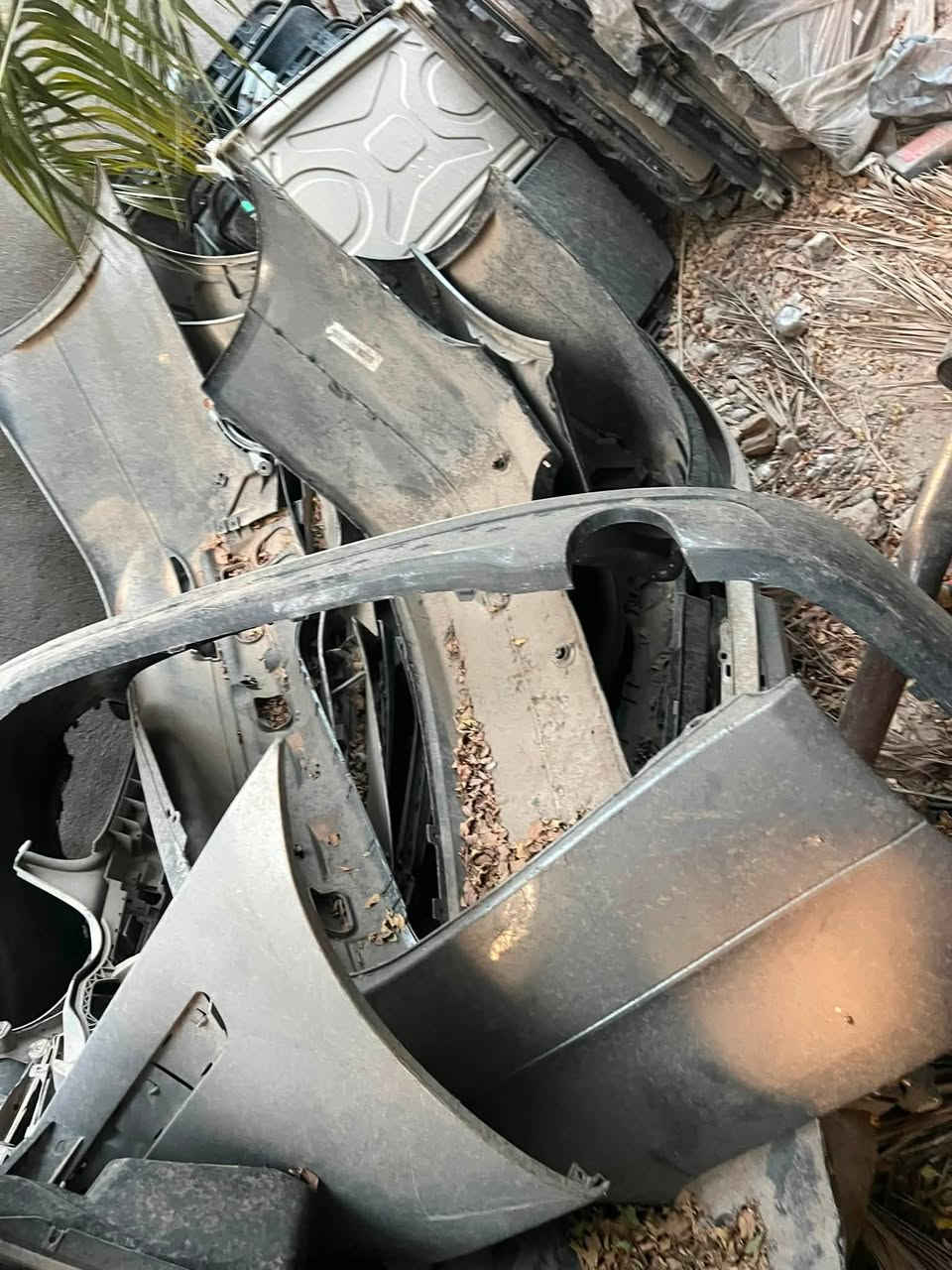 السلام عليكم من رخصت الادمن
سلايتات BMW /e60/e90/f10وباخره مال حاويه واكو هواي انواع 
ودعاميات /e60/e90/f10وباخره وx6 كلهن جدد واكو للصبغ 
للستفسار 
***********
