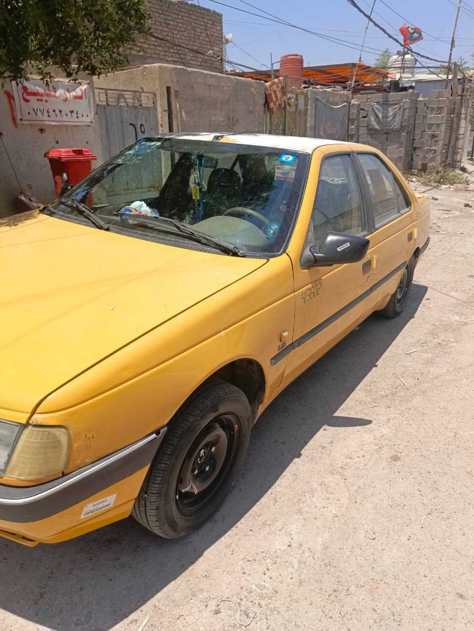 السلام عليكم للبيع او مراوس حسب القناعة  بيجو GLX 2017 كير محرك مكفول تبريد شغال دشبول عالي كهربائيات كله شغاله بيه ضربه بالجنطه بنيد مبدل مصفره هيئه وغرمات  رقم بغداد انكليزي عارضه 48 وبيه مجال/مكاني بغداد الدورة ابودشير ***********
