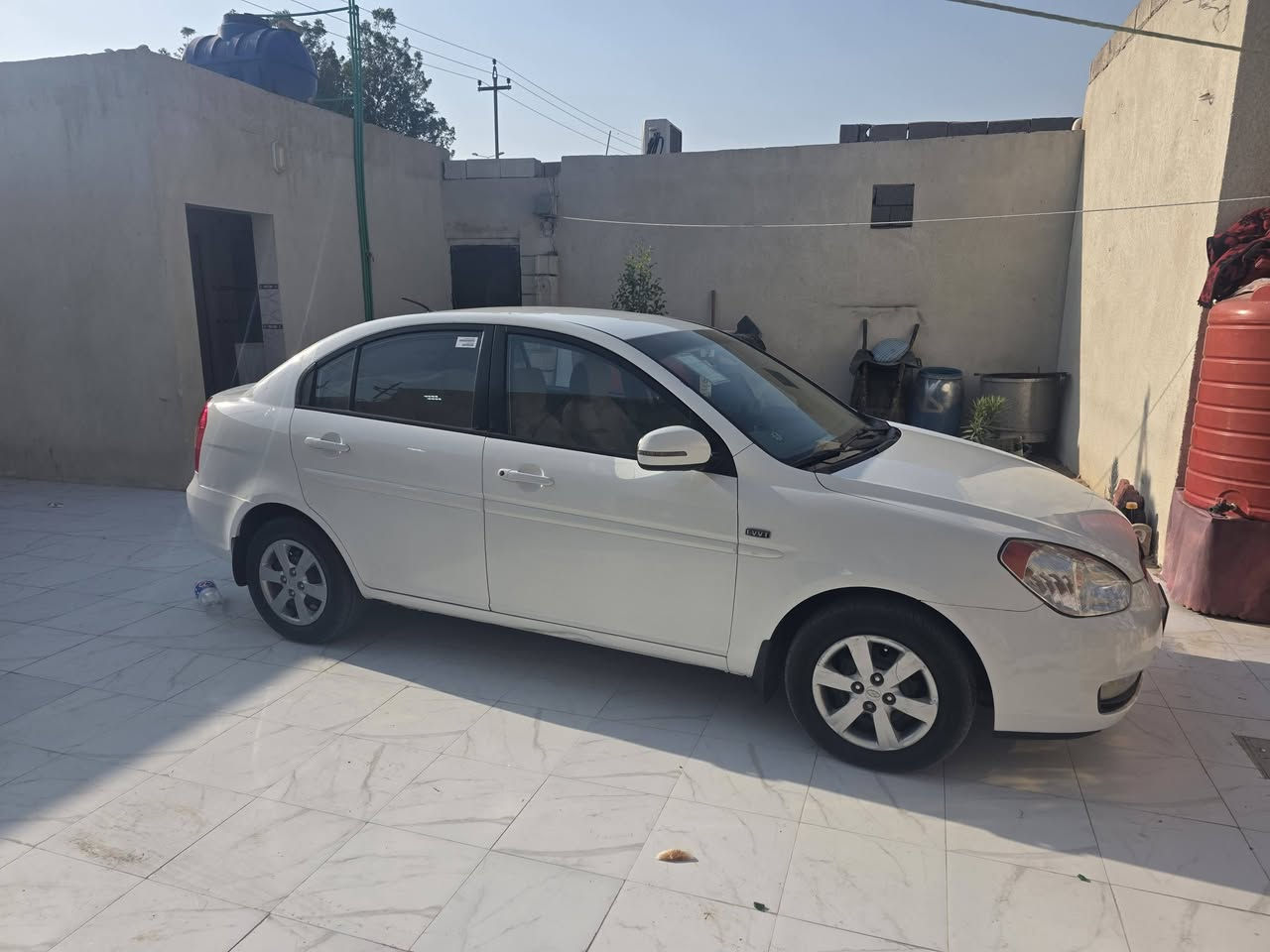 ​🚗 للبيع: هونداي أكسنت 2011 - كفالة عامة وعلى وضع الشركة 🚗
المواصفات والتفاصيل:

​الموديل: 2011

​المحرك: 1600cc (ماكينة وقير بحالة ممتازة جداً)

​الوارد: استلام الشركة العامة للسيارات

​الحالة العامة: السيارة كفالة عامة وعلى وضع الشركة، جاهزة من كل شيء وما ناقصها أي شخطة أو مصروف.

​التبريد: شغال وبحالة ممتازة ❄️

​الحدادة: جديدة ومكفولة 🛠️

​الإطارات: تخم تاير جديد 🛞

​الرقم والسنوية: رقم بصره، سنوية مجددة لغاية 2029 (تحويل مباشر)

​💰 السعر والتواصل:

​السعر: 105 ورقة ($10,500) وبيه مجال للشراي الطيب 🤝

​المكان: البصرة

​للتواصل والاستفسار: 📞 ***********
