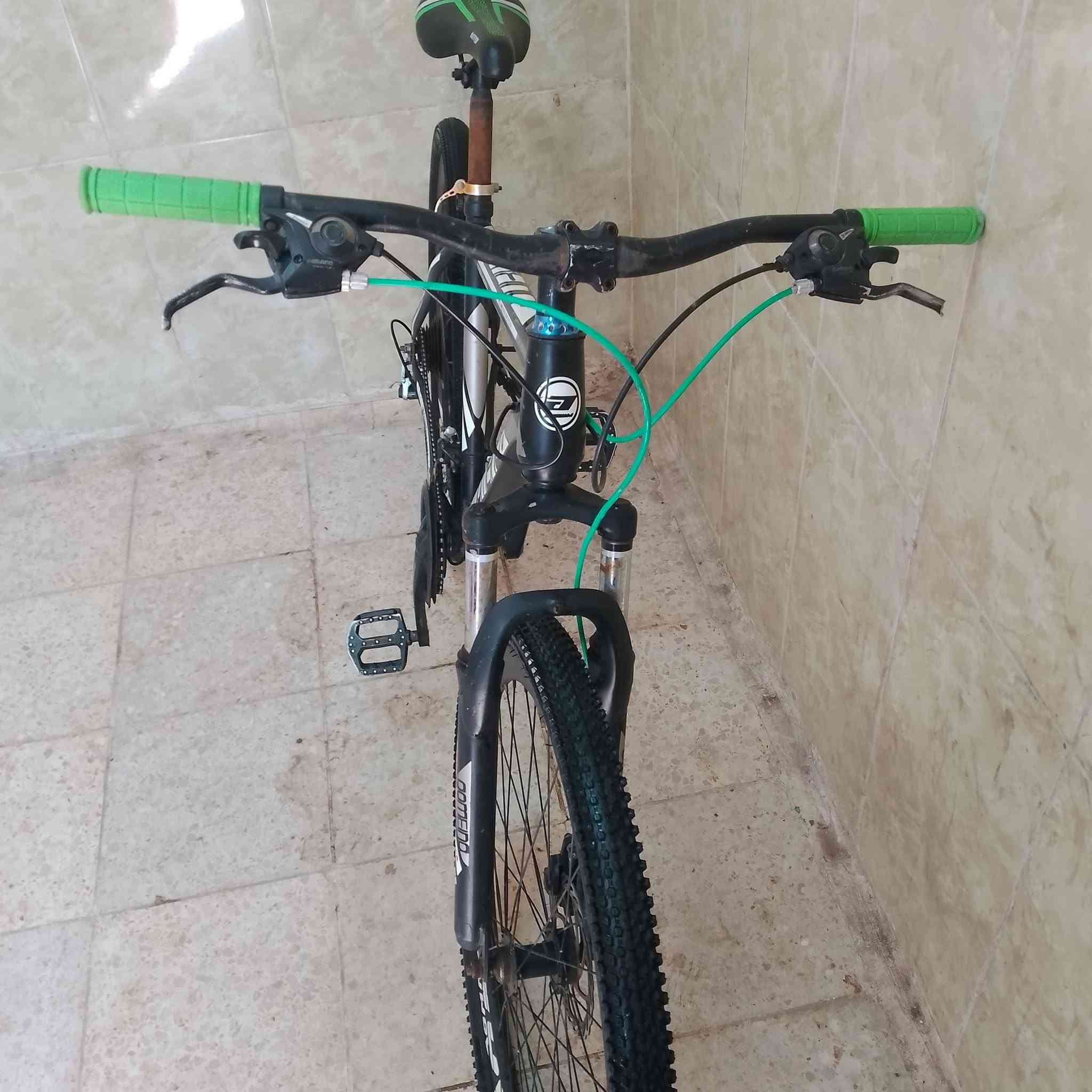 السلام عليكم بايسكل للبيع حجم 29 باله السعر 130 وبي مجال العنوان بغداد مدينه الصدر ***********
