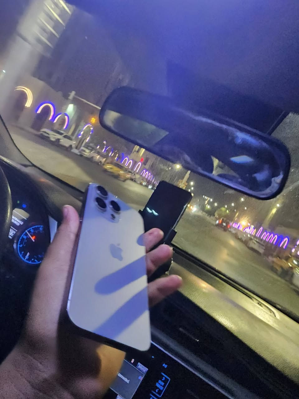 ايفون15برو ماكس شاشه بيهة كسر الباقي  مبينه بل صور
كله كفاله جديد معنا لكلمه 
 فيس ايدي شغال كلة شغال عل فحص بطاريه بلاديه 95

725 وبي مجال 
***********
