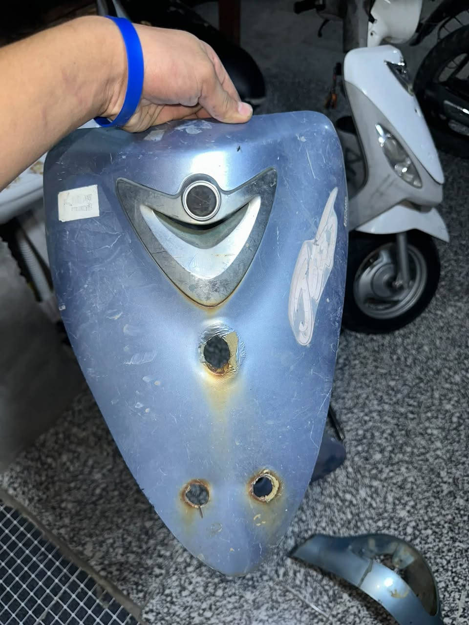 سلام عليكم شباب غراض ماكس للبيع اسعار مناسبه وسعار ثابته شباب بدون مداهر وبدون زعل
1ويلات ماكس قجمه امامي هنا وتايرت التك عل15
2كزوز اف ام ب15 
3كزوز كاتم ب15
4كابريته ماكس باله شغال ب15 الوحده 
5كفر قجمه سمائي كامل ب25
6سكان قجمه حربي ب10
7بطاله سوبر ب10
