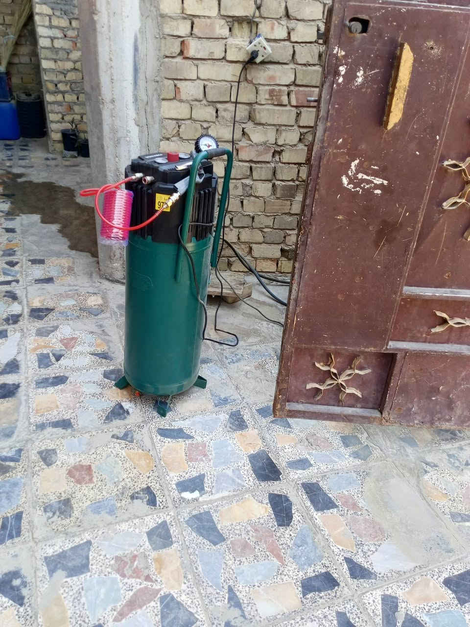 السلام وعليكم كبريسر جديد غير مستعمل ألماني المكان الامين الثانيه ***********

