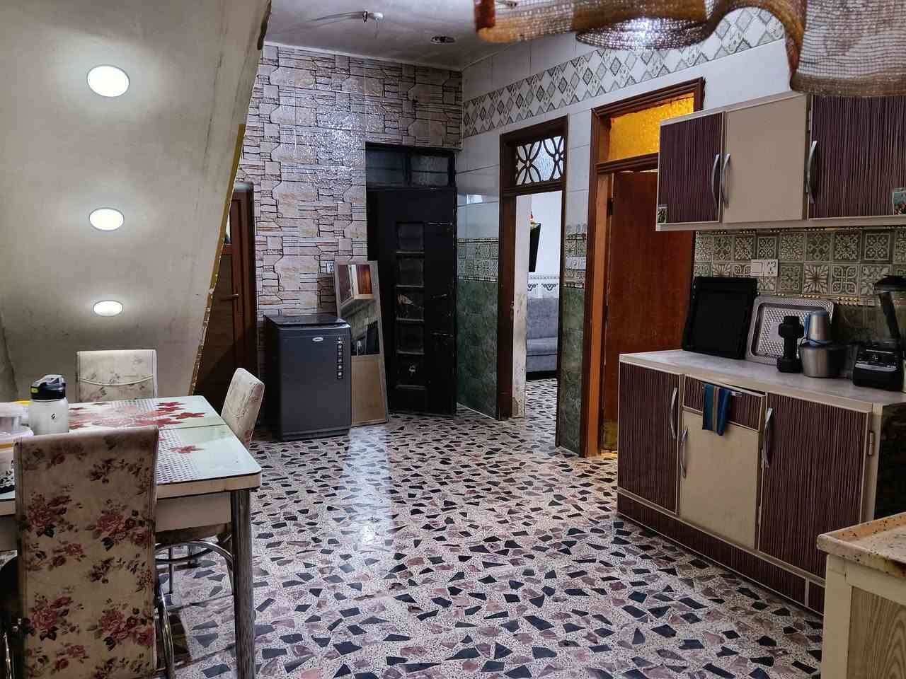 السلام عليكم دار للبيع 100 متر طابقين زراعي سند 25 كافت خدمات بغداد الكمالية كاع ابو رشاد ***********
